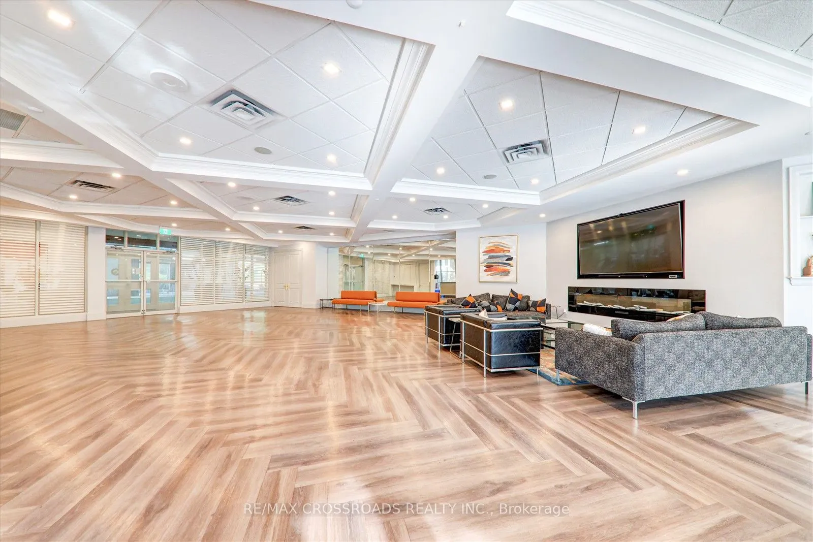 1 Concorde Place, #405