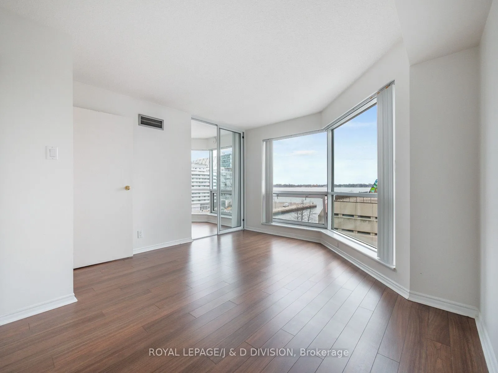 10 Queens Quay W, #706