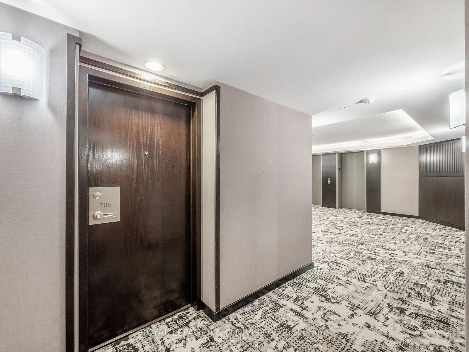 10 Queens Quay W, #706