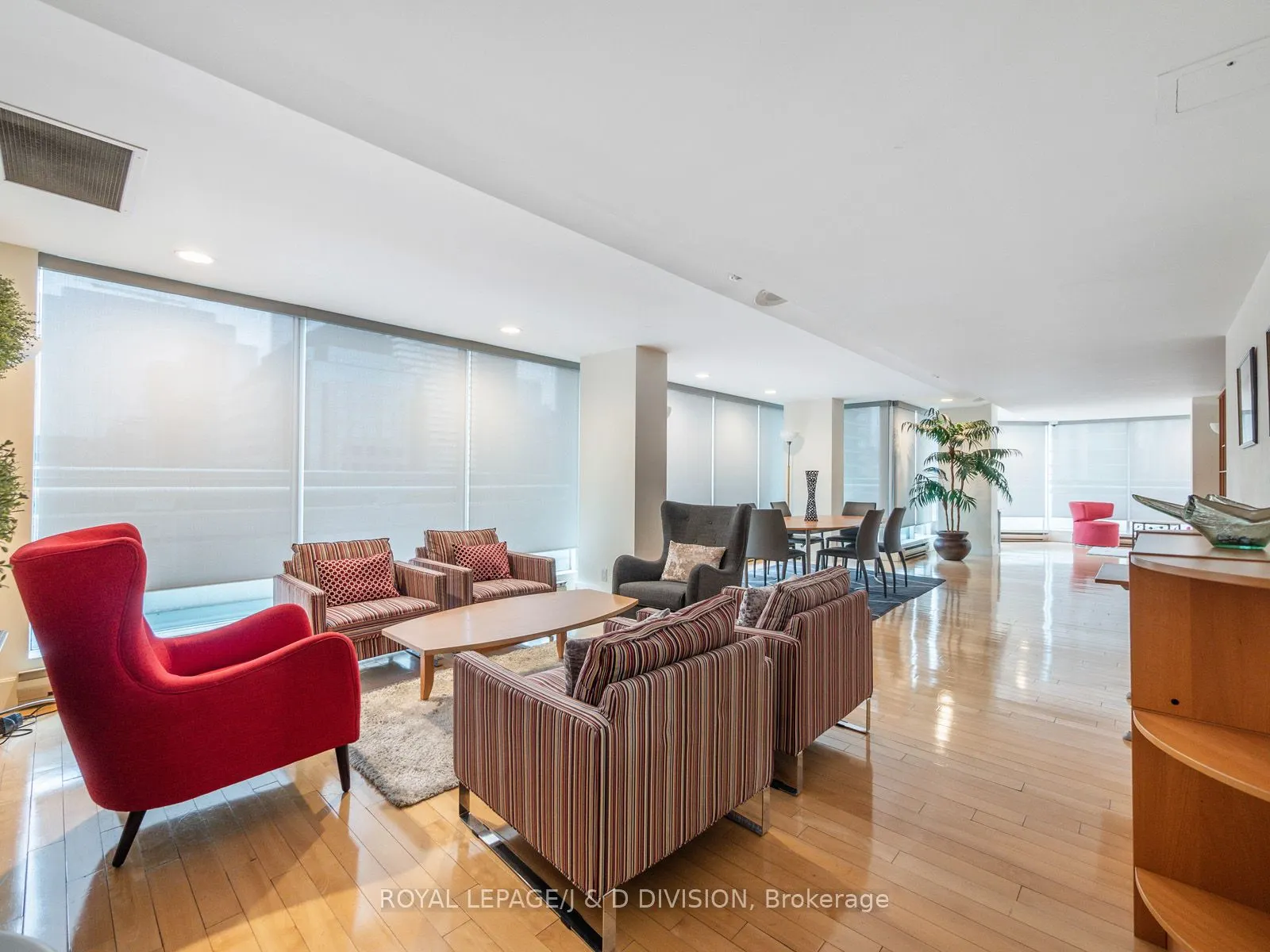 10 Queens Quay W, #706