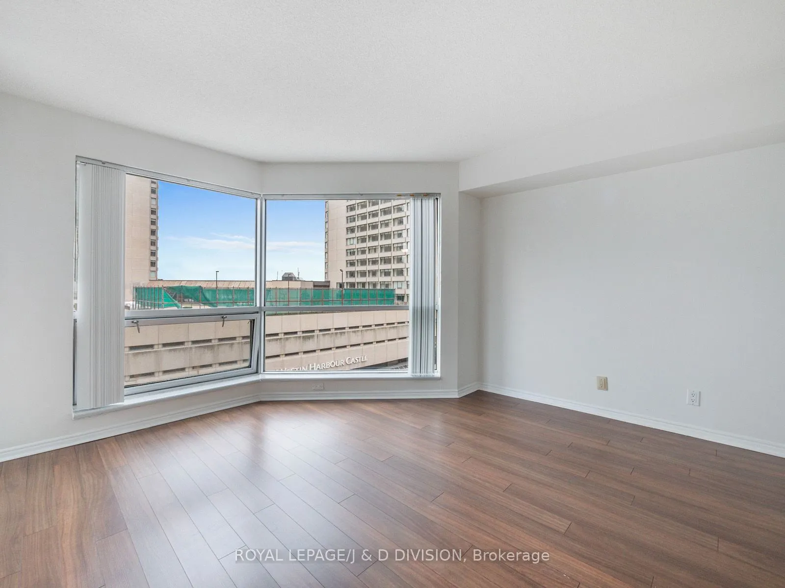 10 Queens Quay W, #706