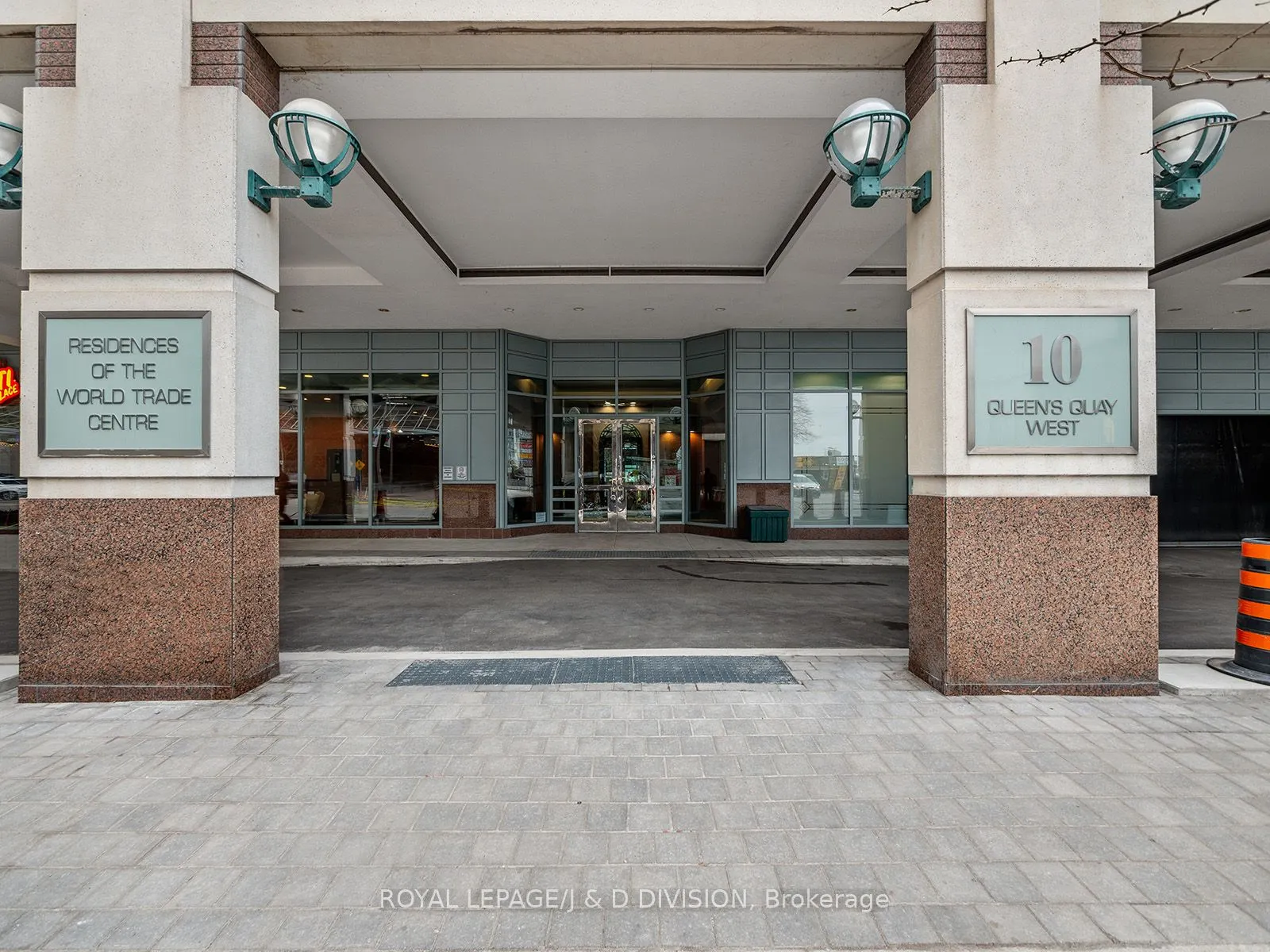 10 Queens Quay W, #706