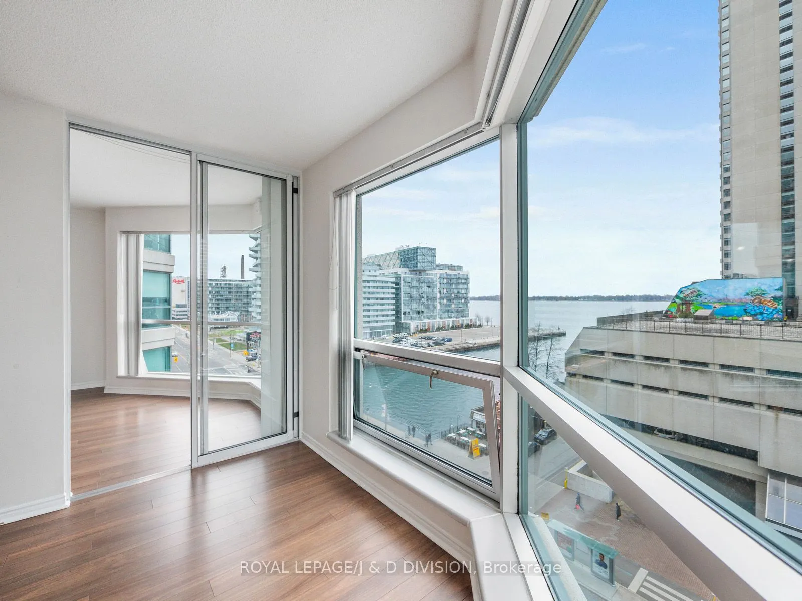 10 Queens Quay W, #706