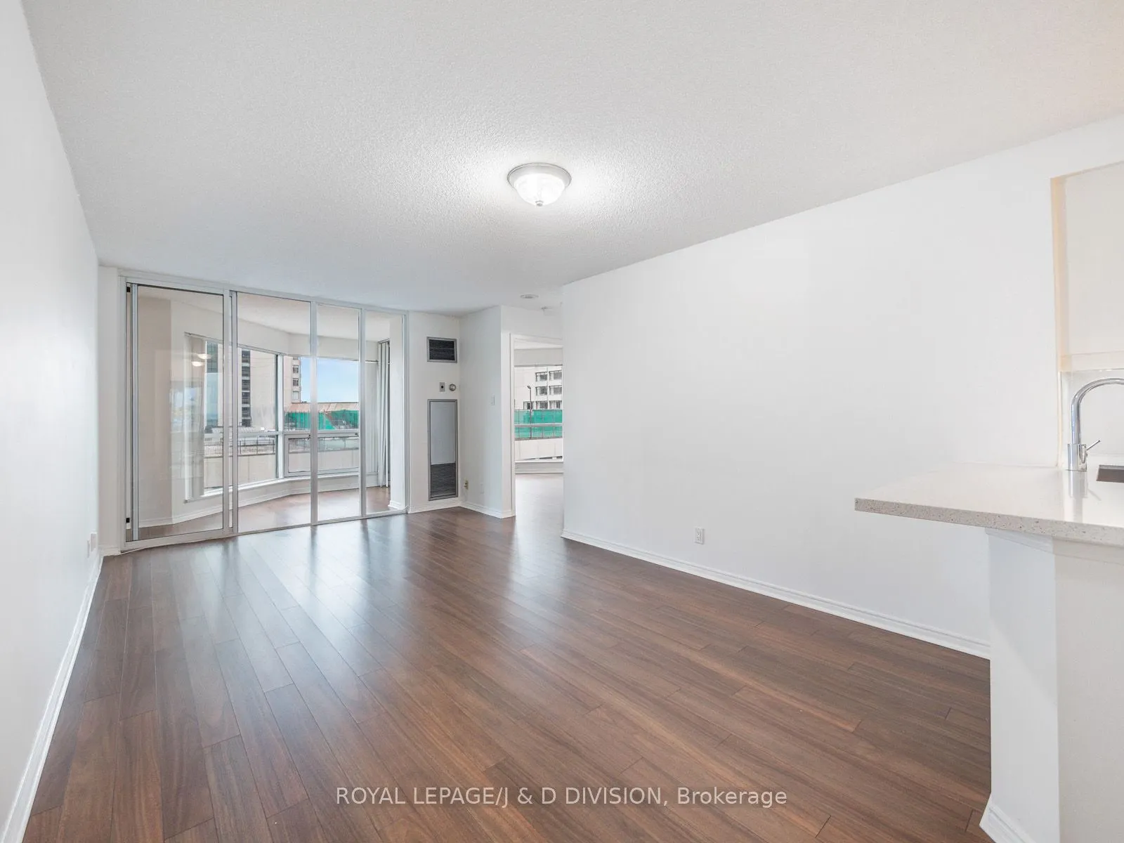 10 Queens Quay W, #706