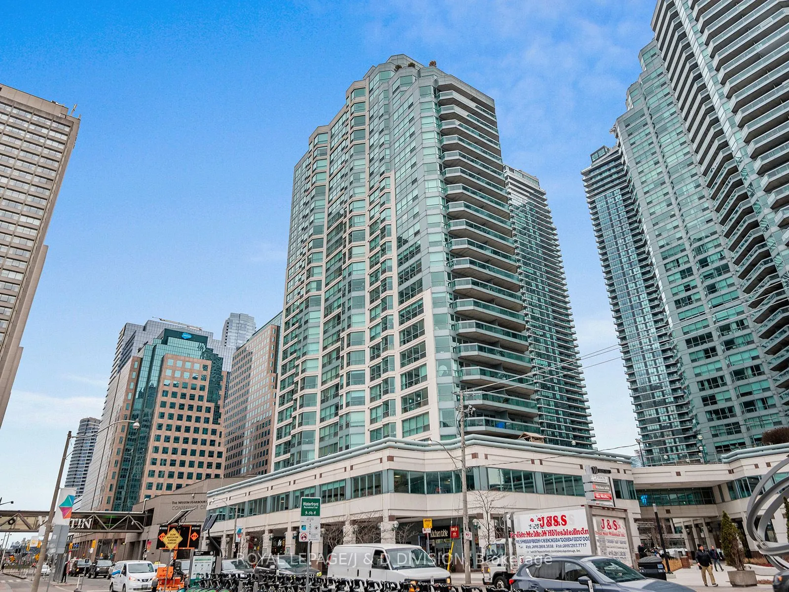 10 Queens Quay W, #706