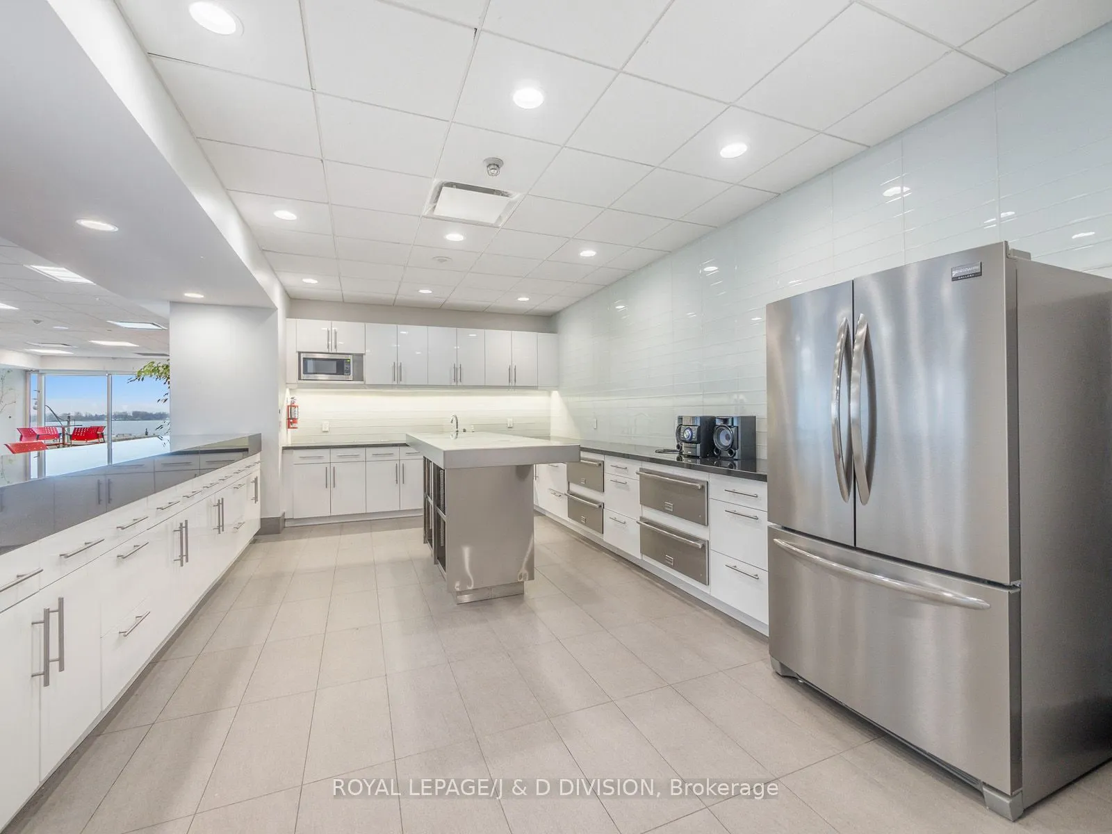10 Queens Quay W, #706