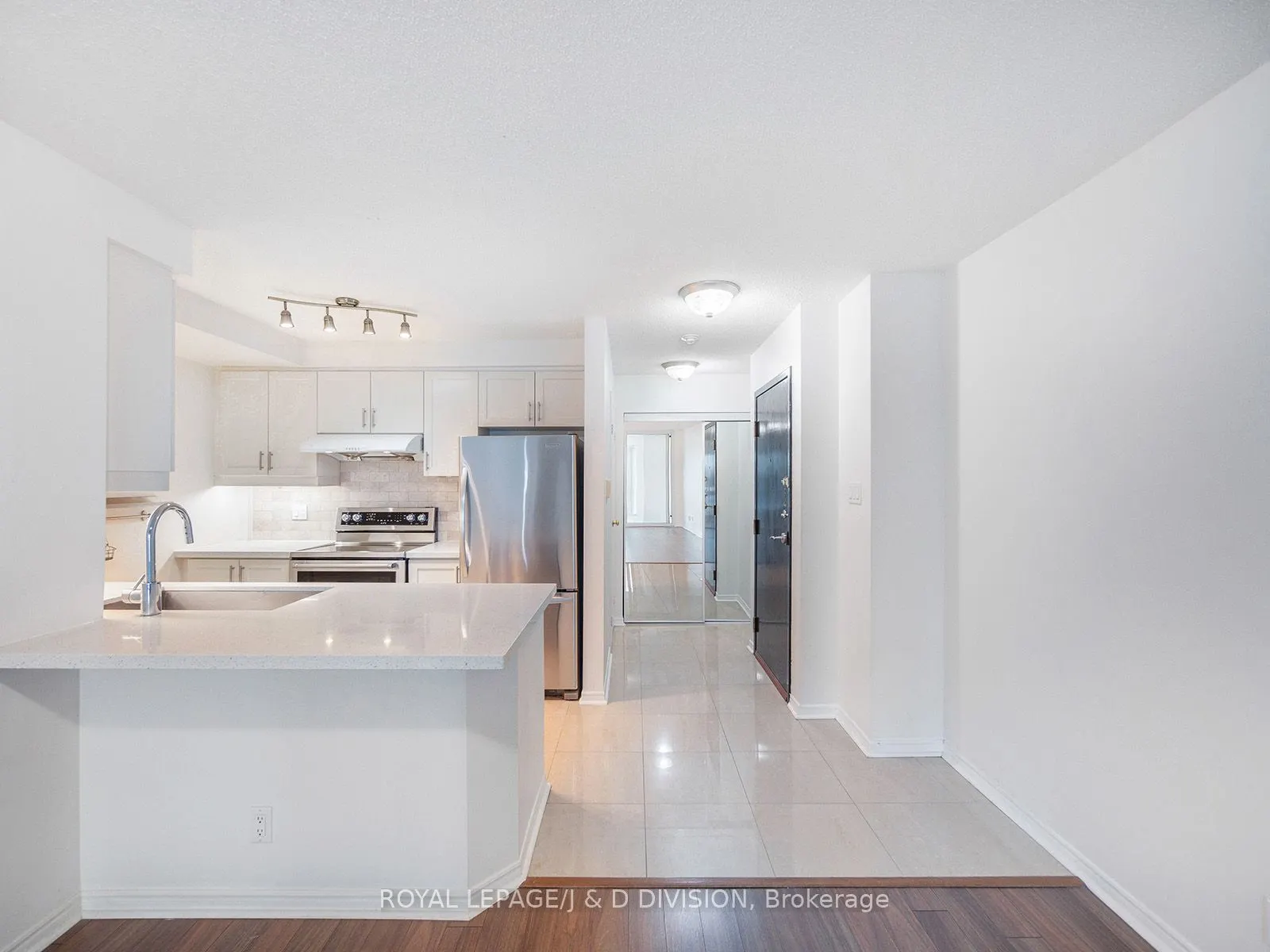 10 Queens Quay W, #706