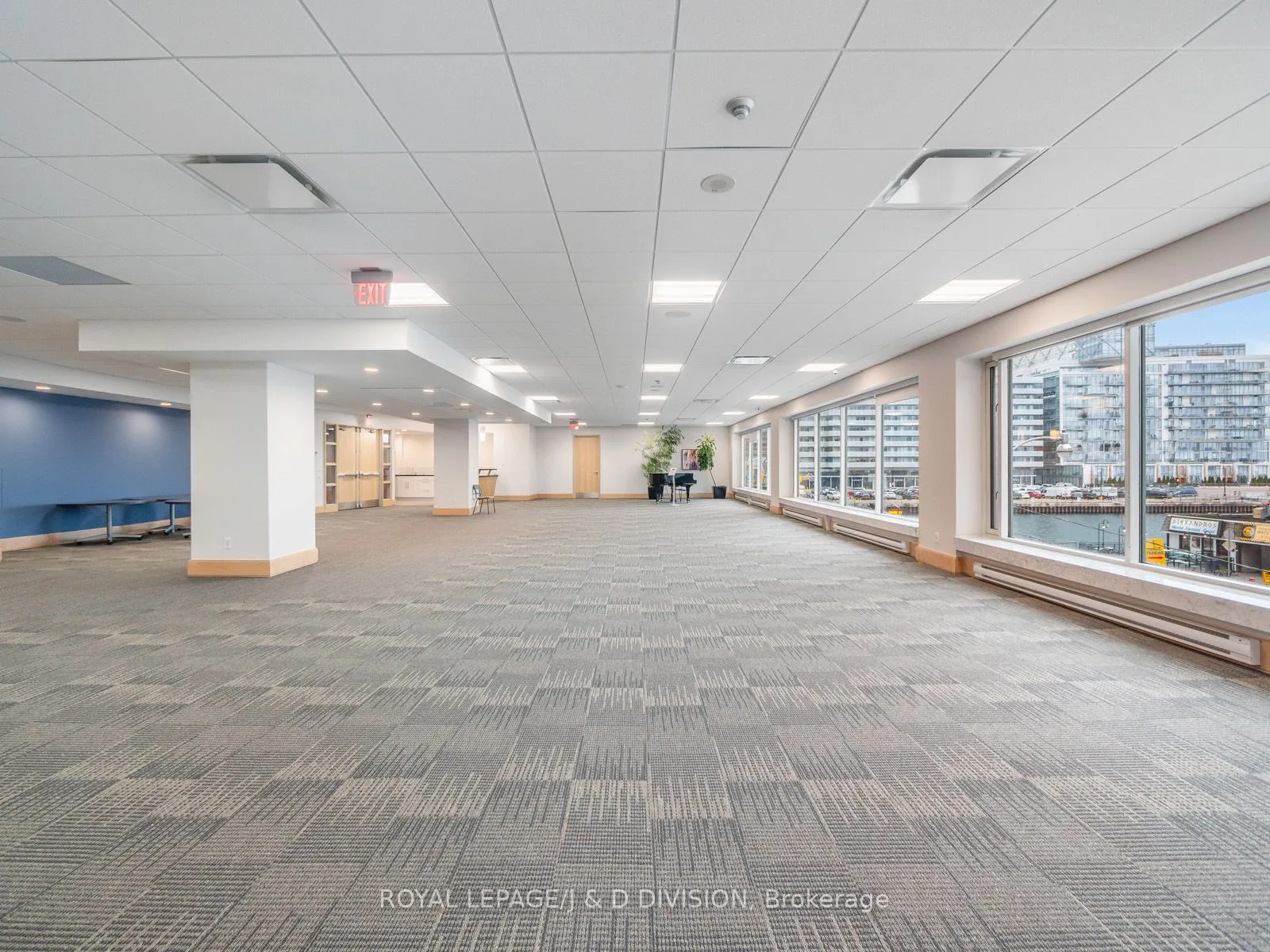 10 Queens Quay W, #706