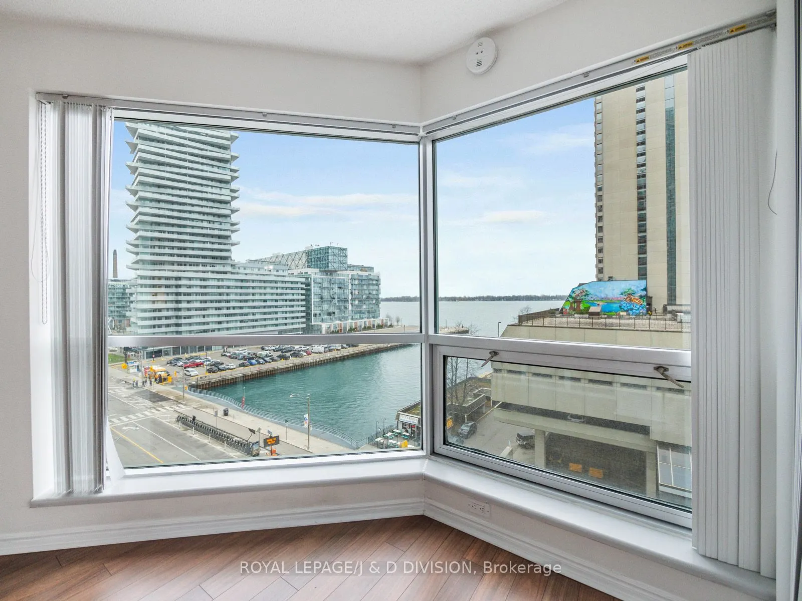 10 Queens Quay W, #706