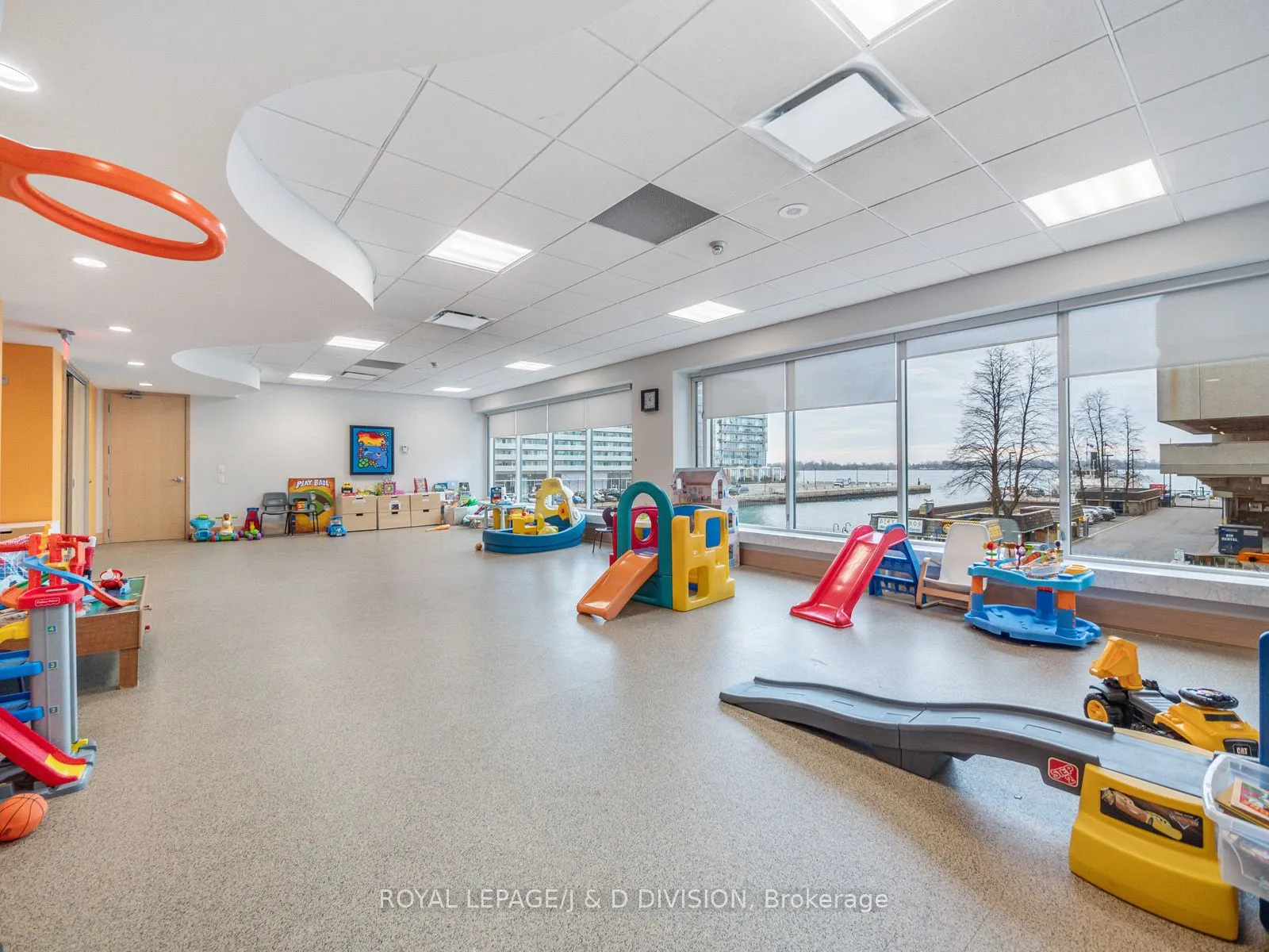 10 Queens Quay W, #706
