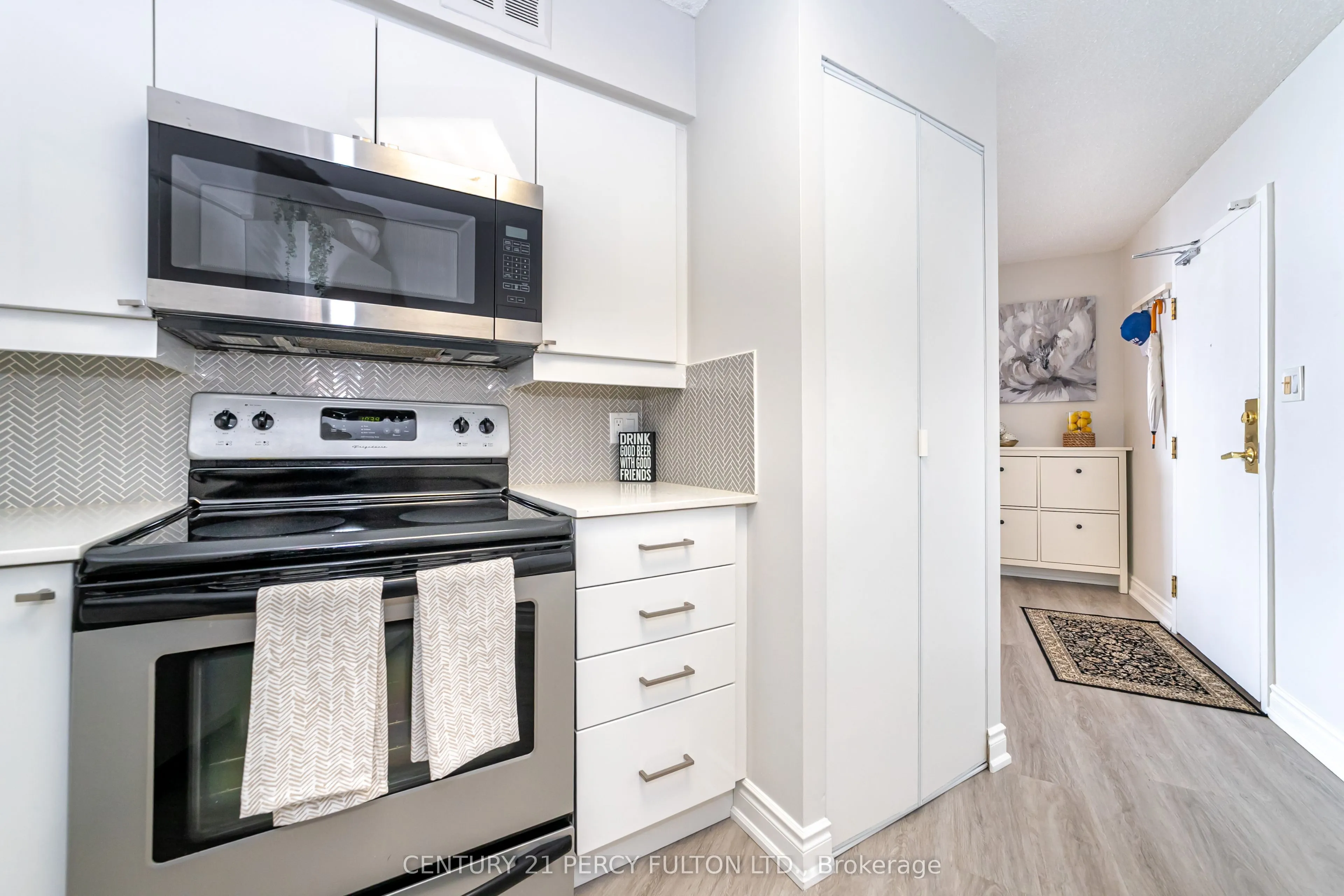 270 Queens Quay W, #1407