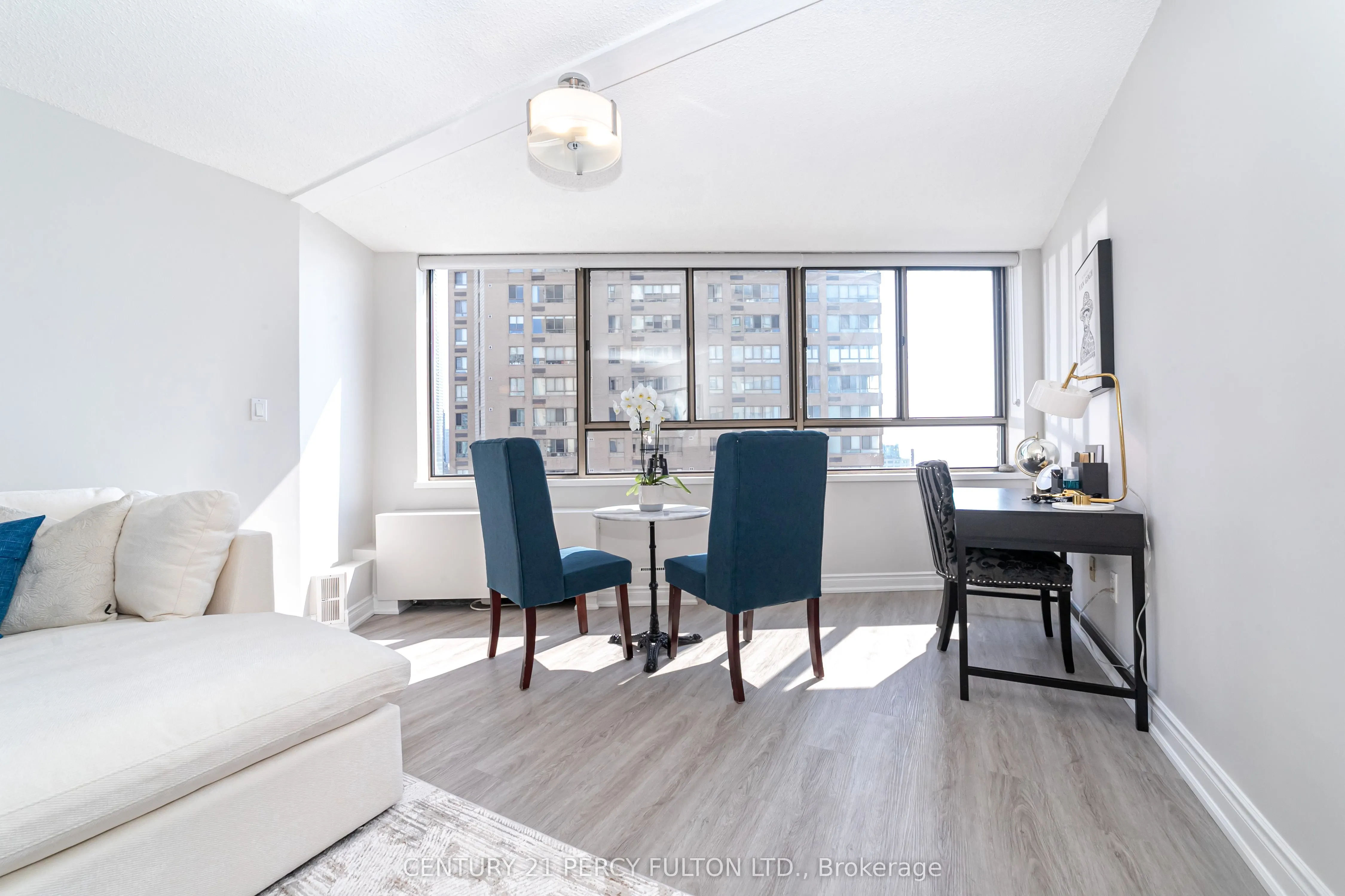 270 Queens Quay W, #1407