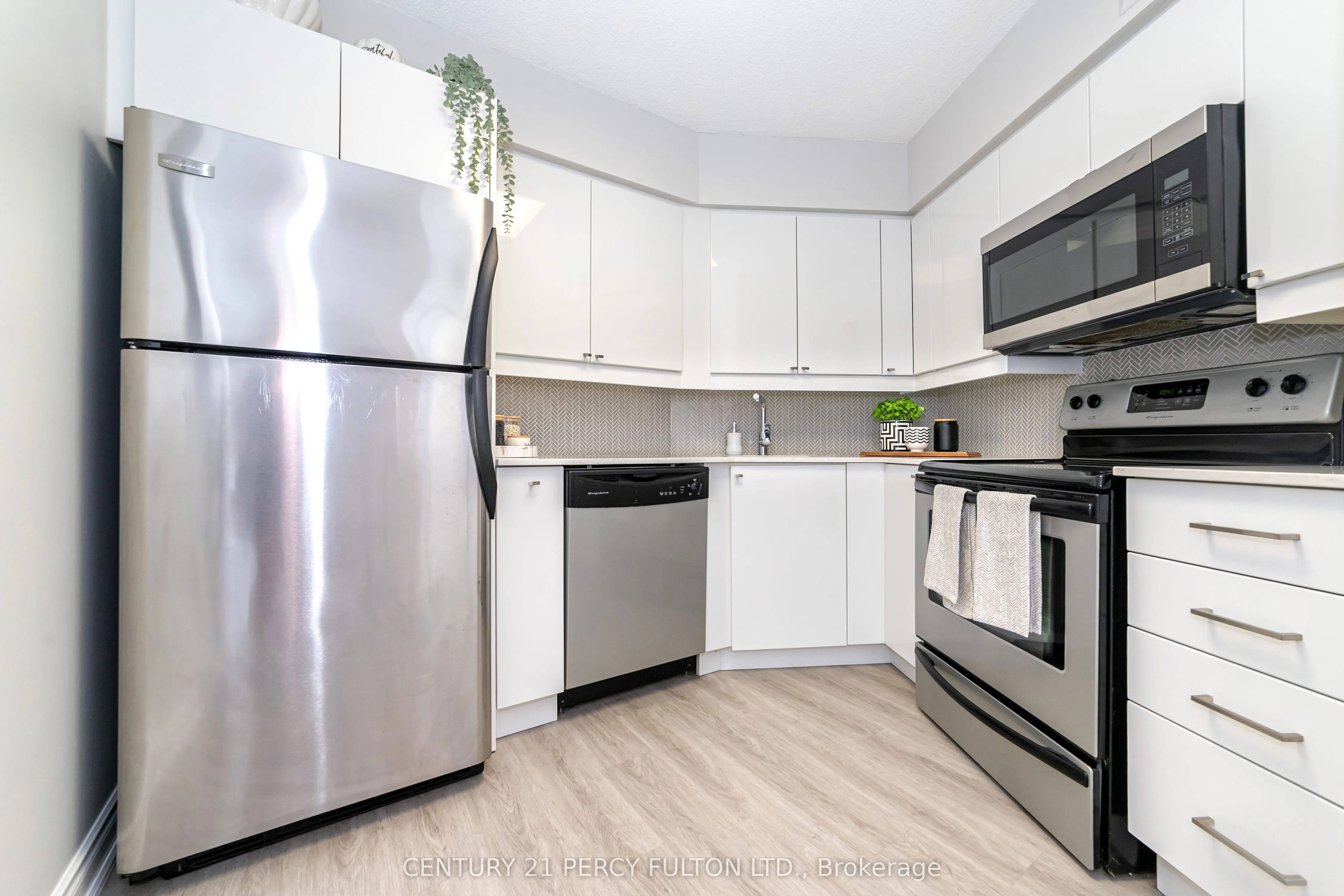 270 Queens Quay W, #1407