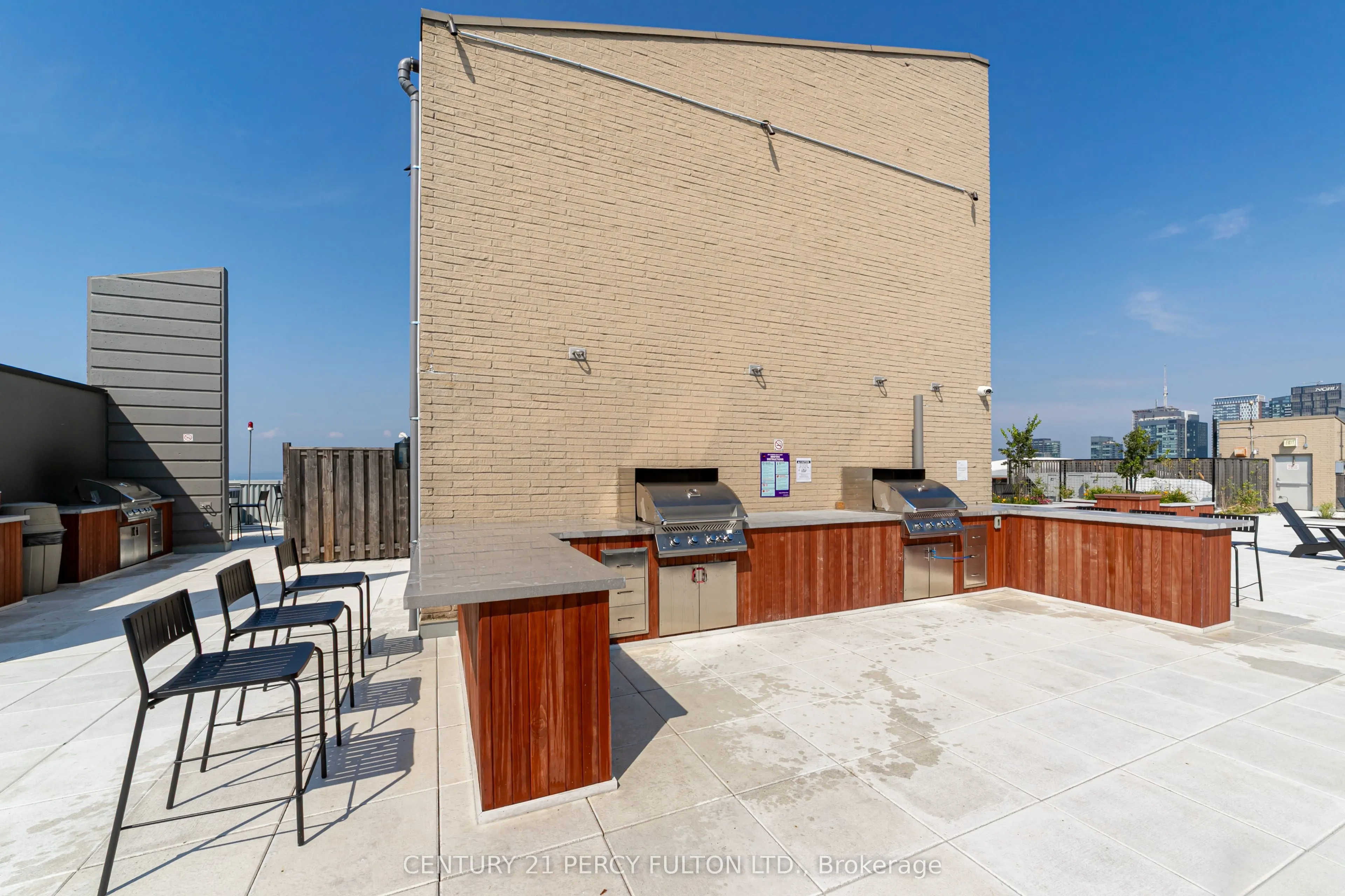 270 Queens Quay W, #1407