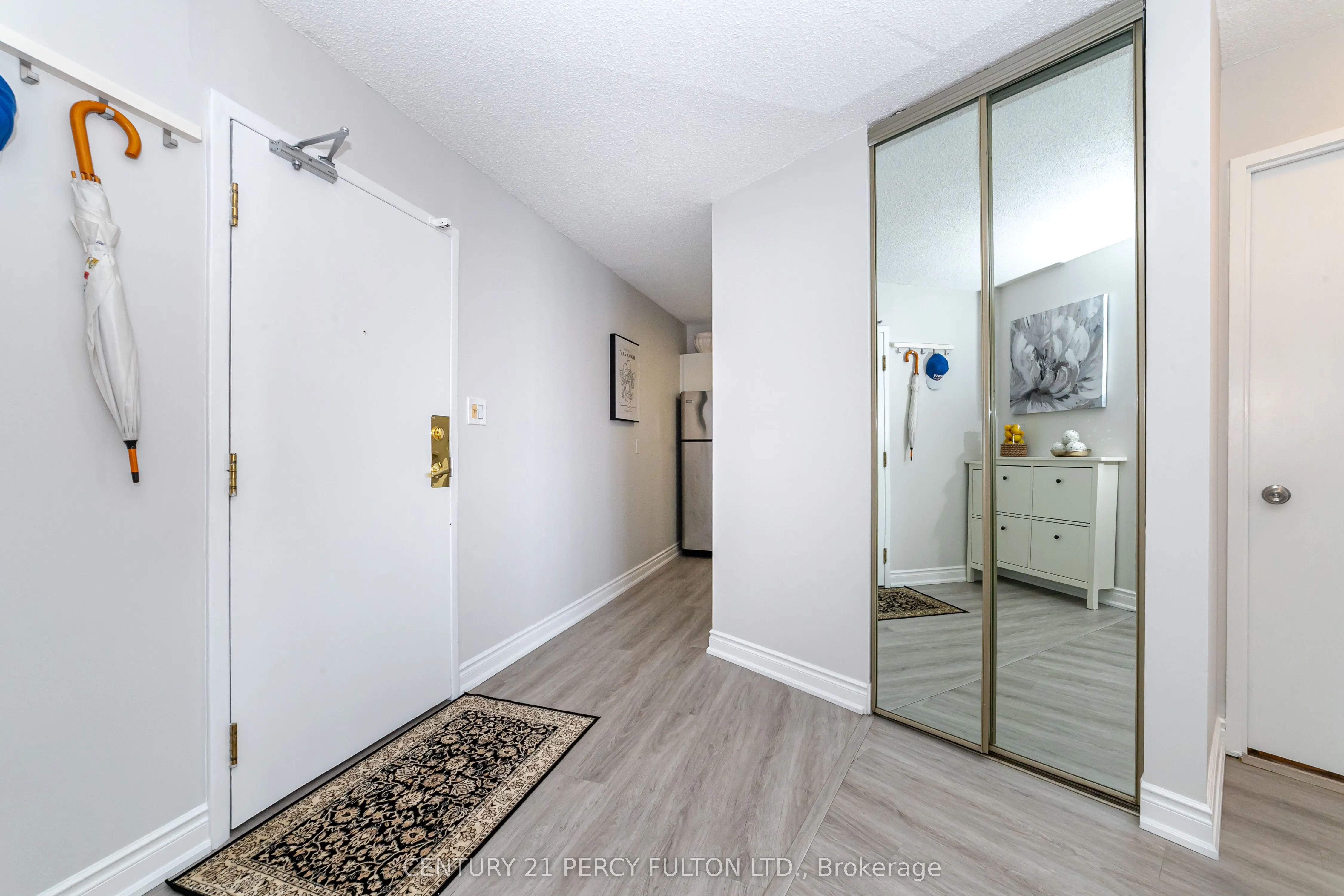 270 Queens Quay W, #1407