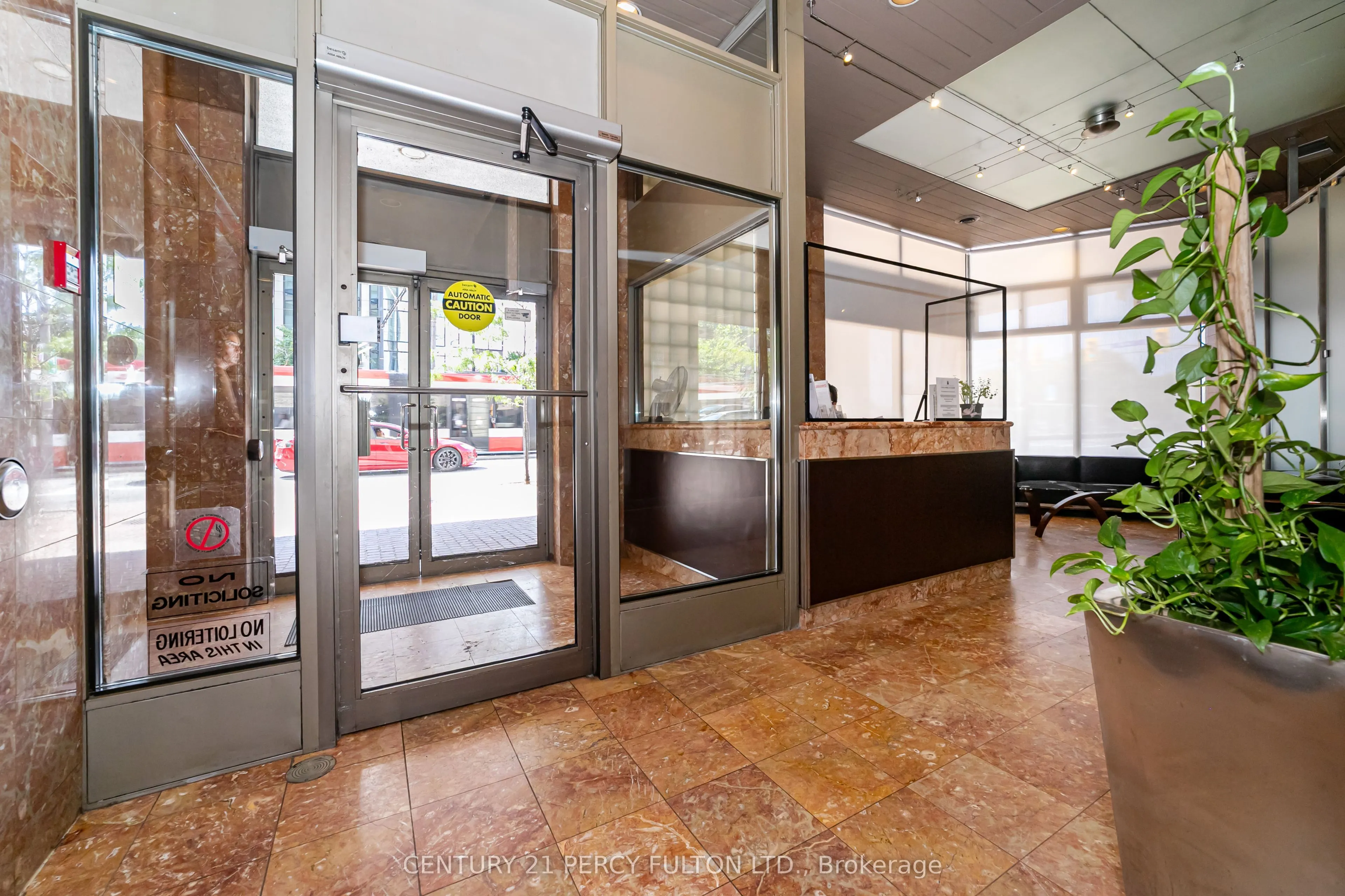 270 Queens Quay W, #1407