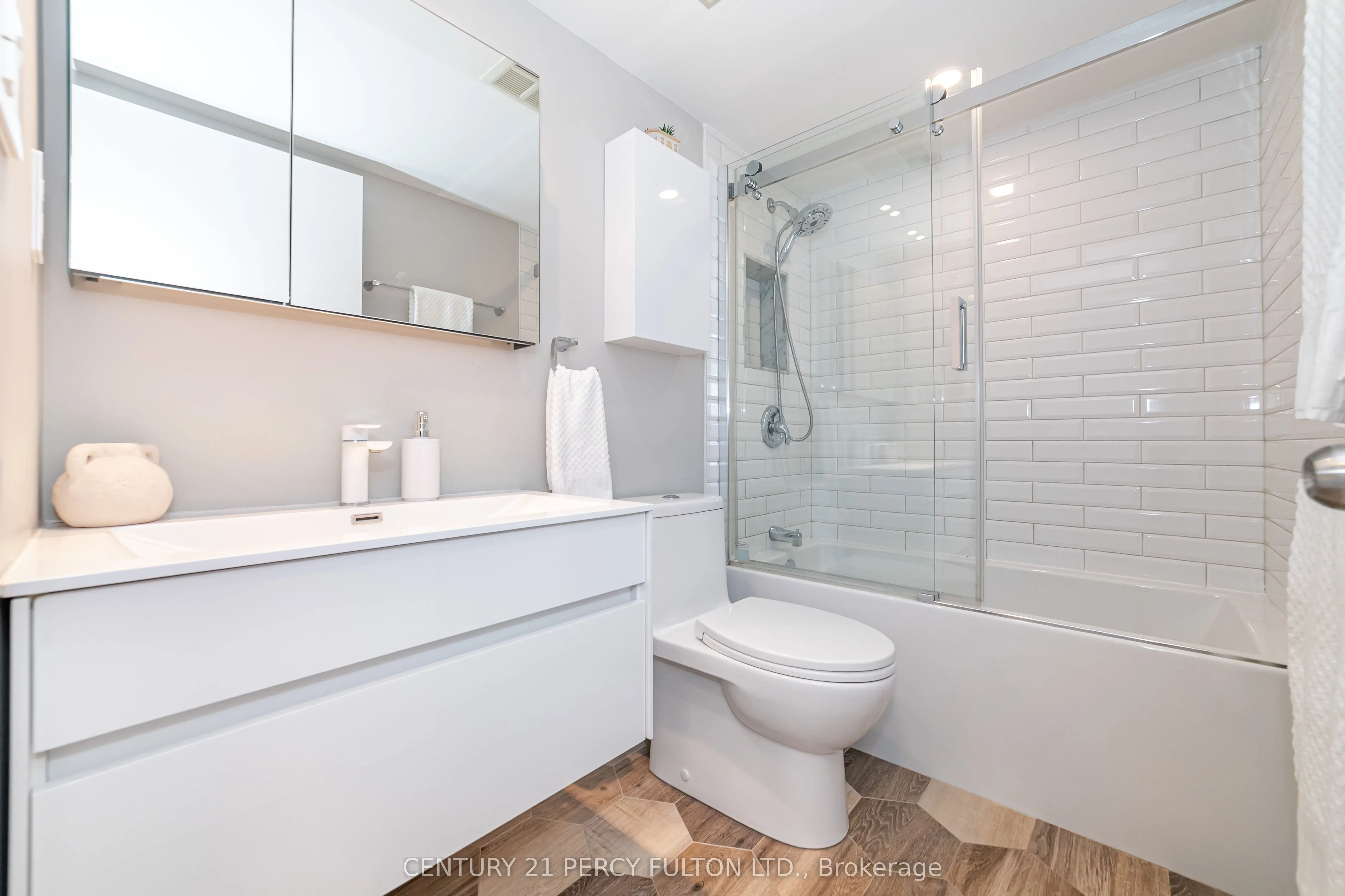 270 Queens Quay W, #1407