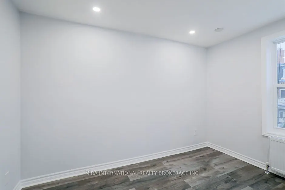 210 Carlton Street, #201