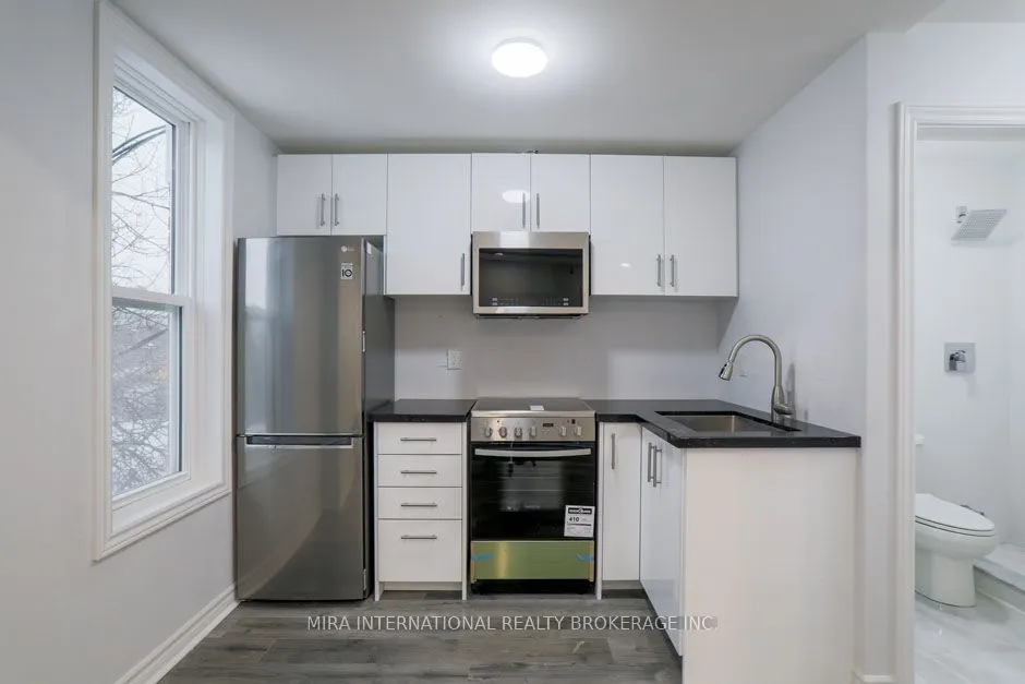 210 Carlton Street, #201