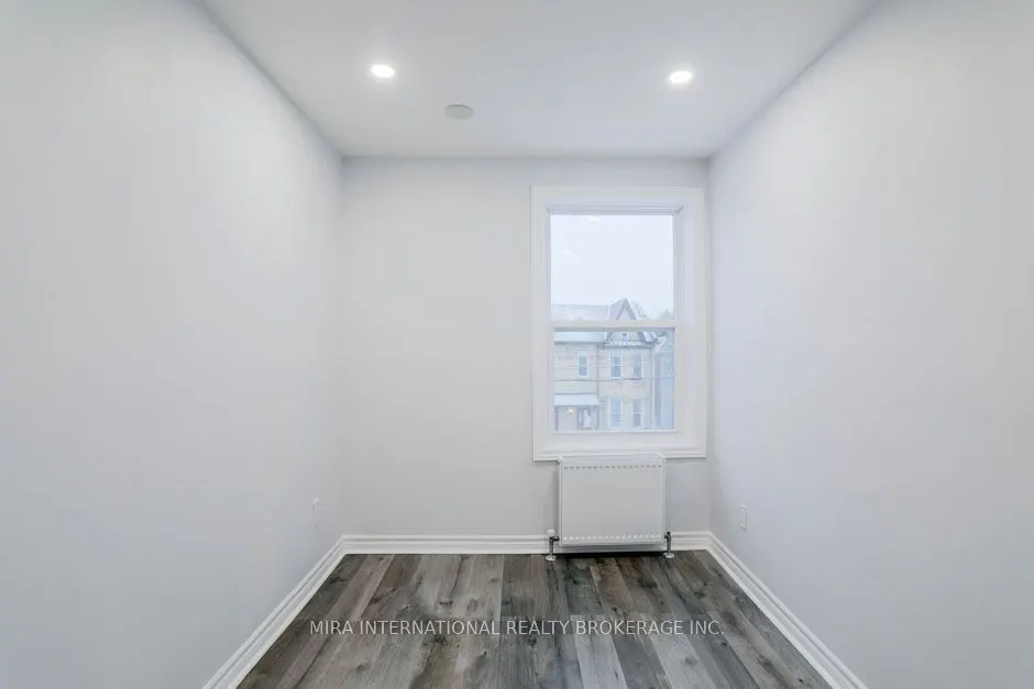 210 Carlton Street, #201
