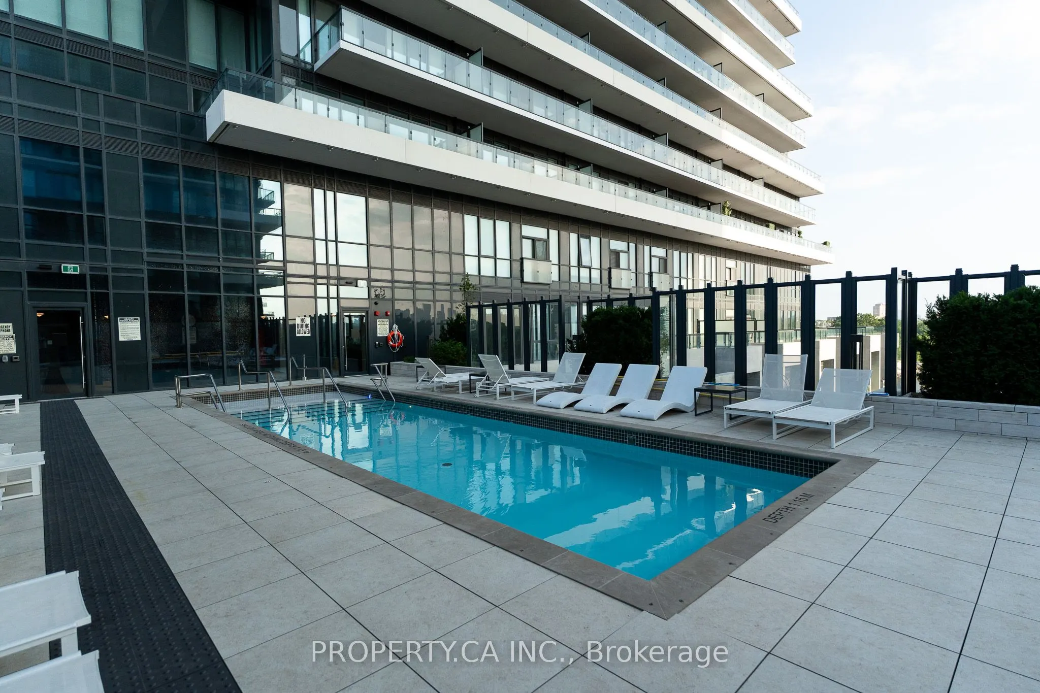 30 Inn on the Park Drive, #3104