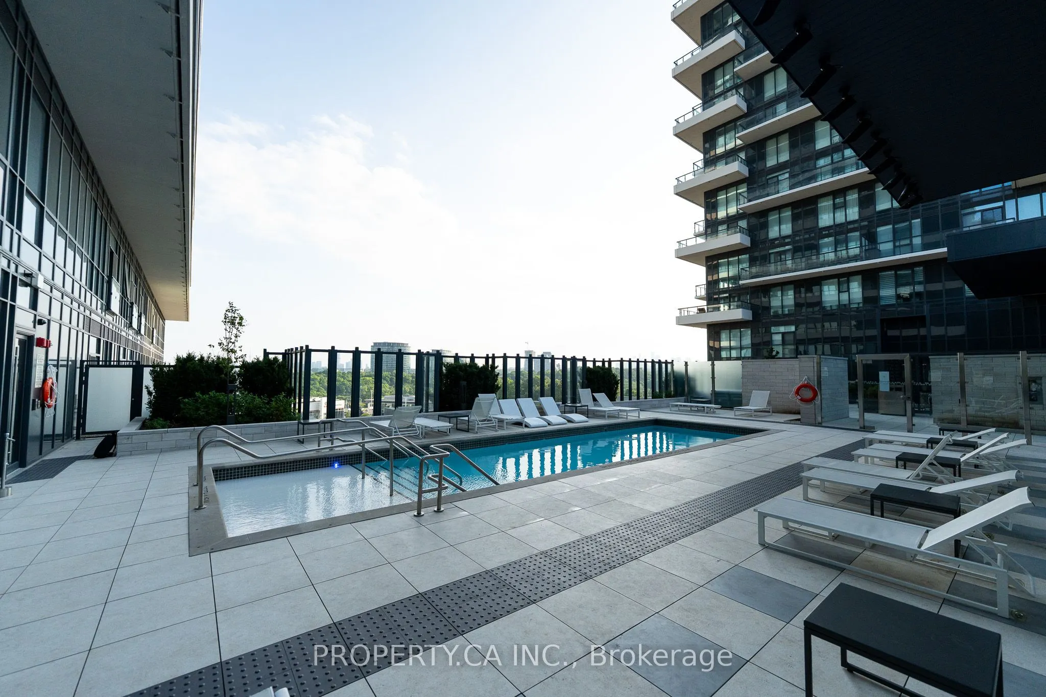 30 Inn on the Park Drive, #3104