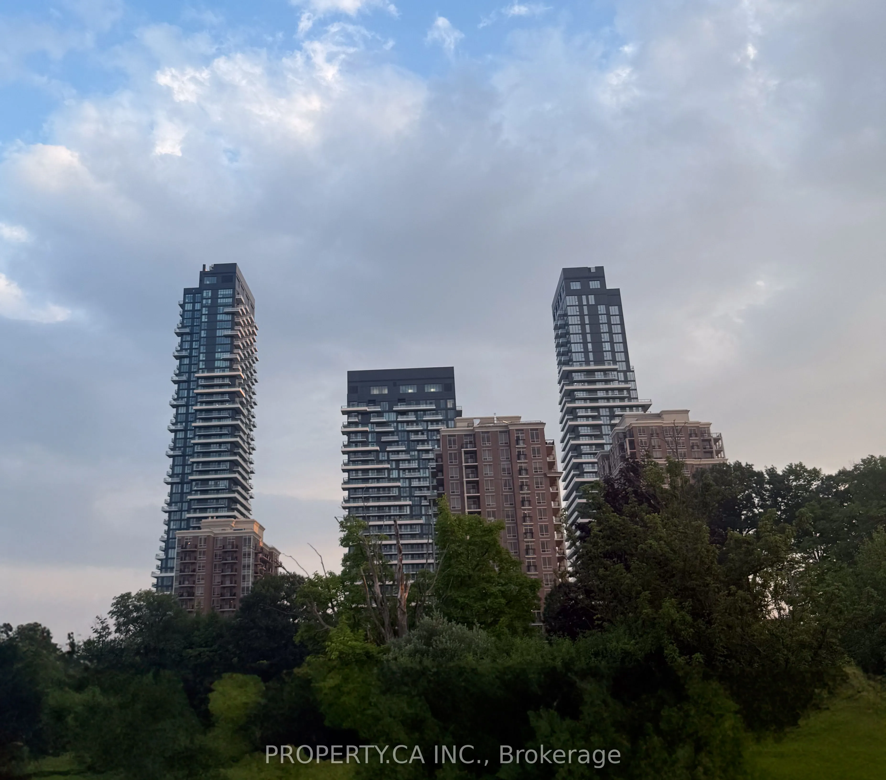 30 Inn on the Park Drive, #3104
