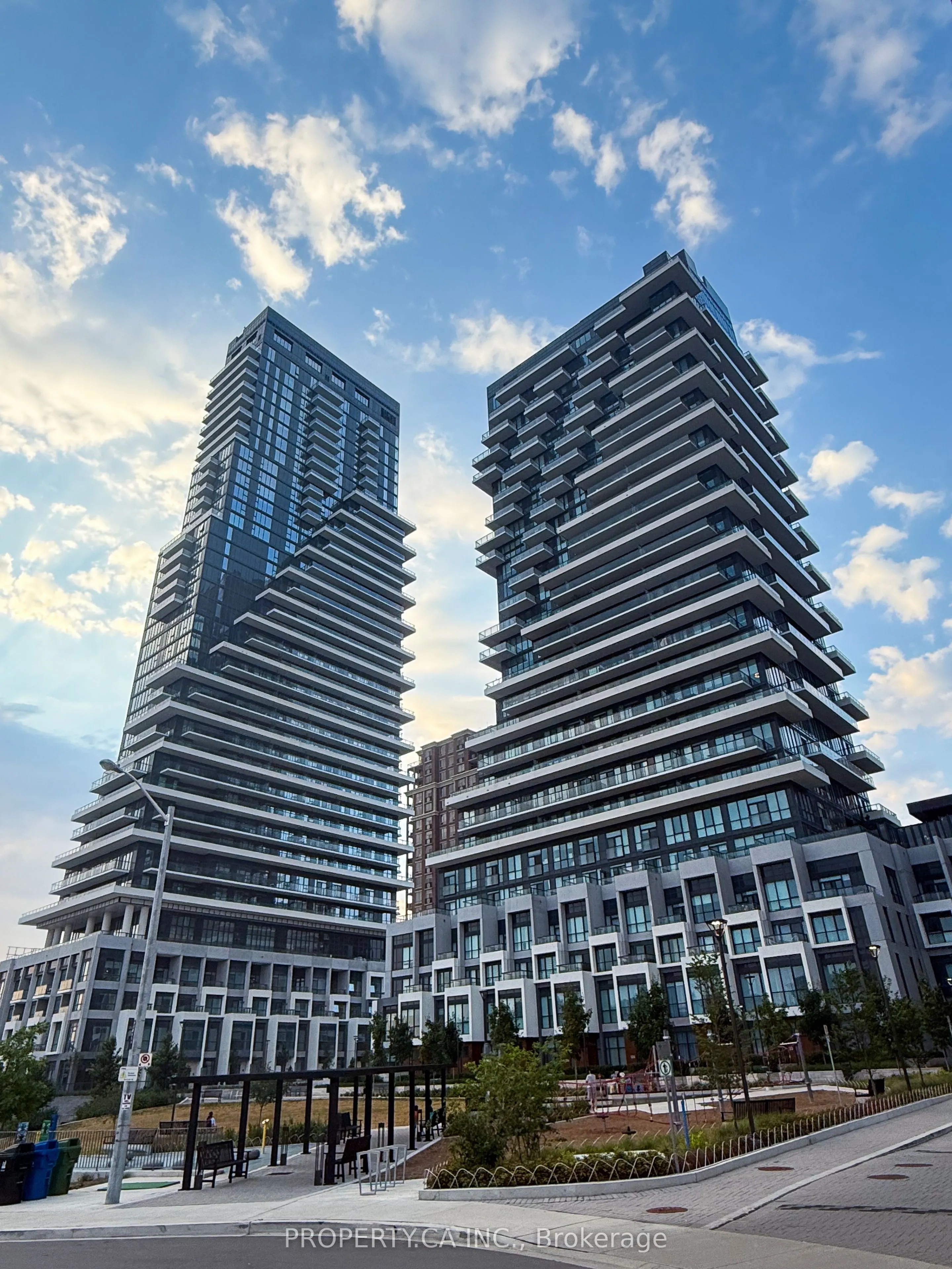 30 Inn on the Park Drive, #3104