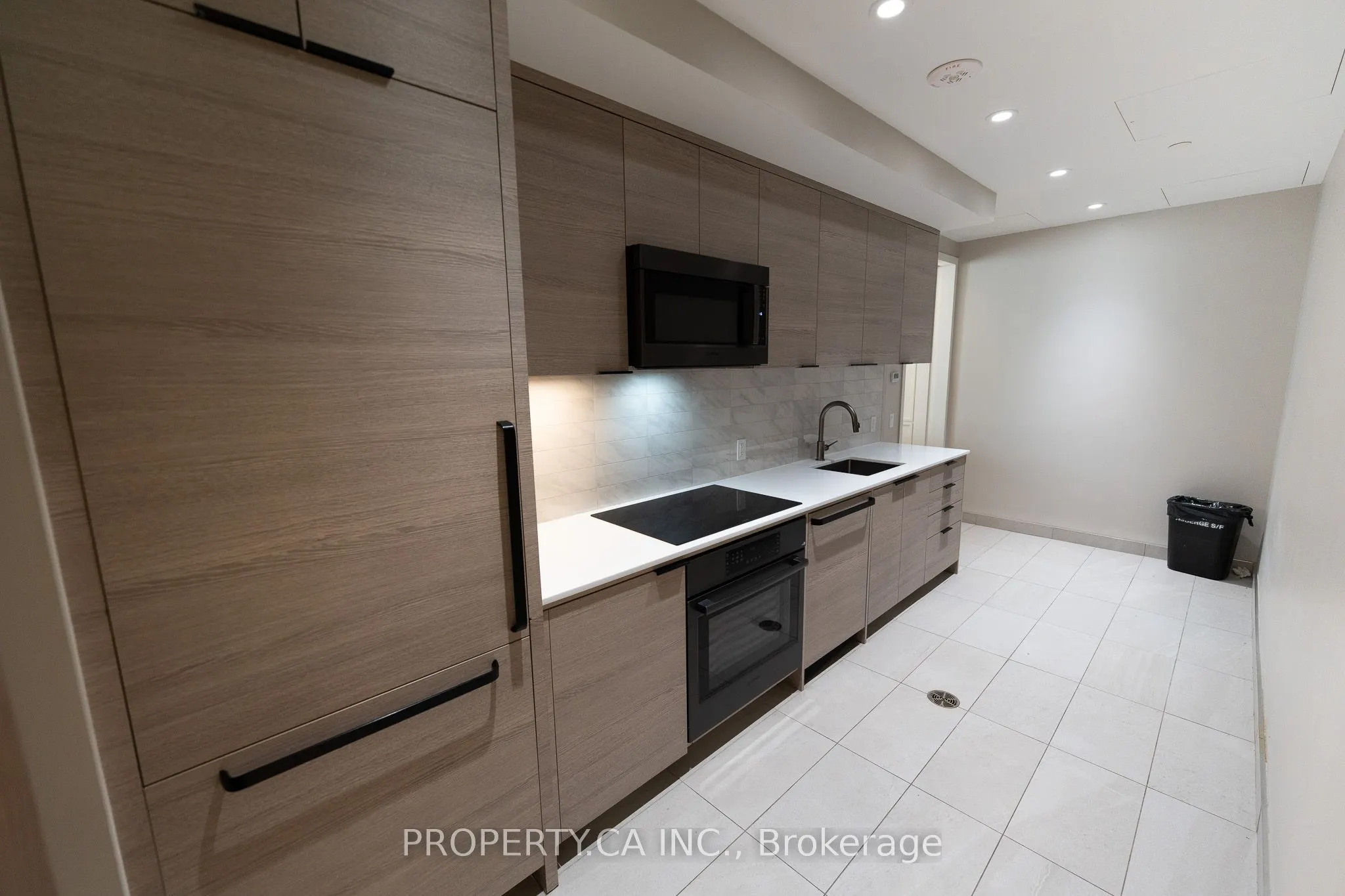 30 Inn on the Park Drive, #3104