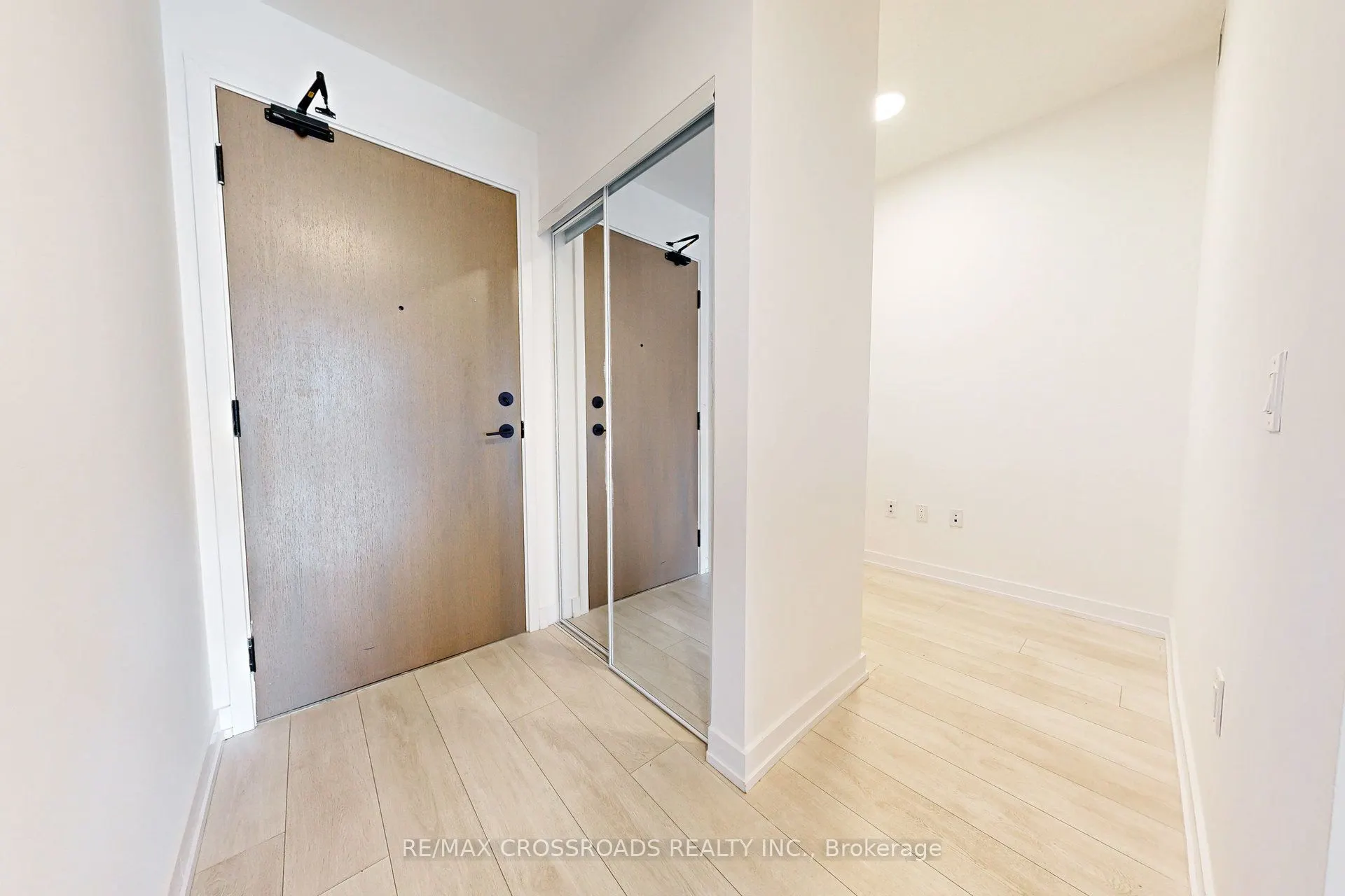 225 Sumach Street, #808