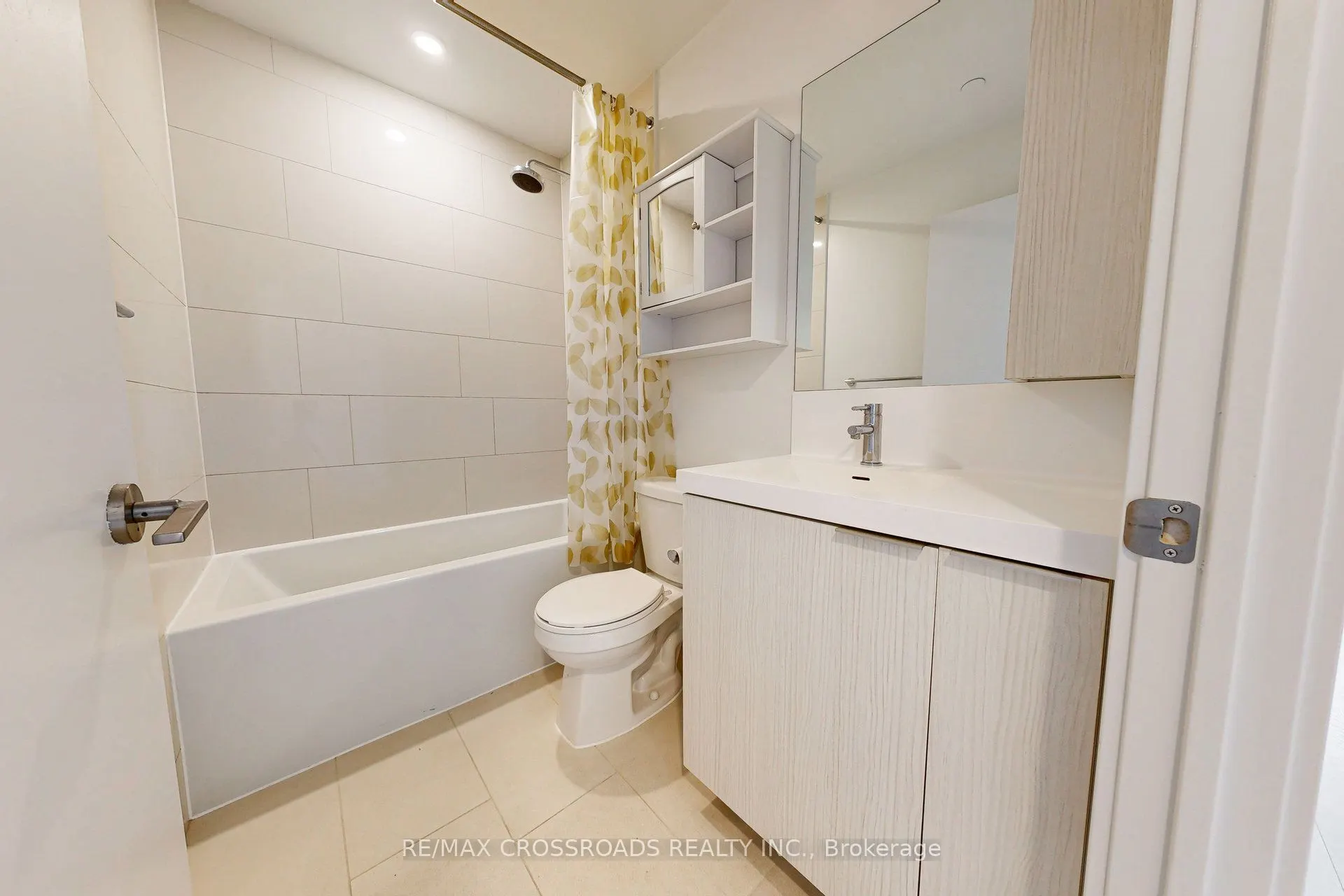 225 Sumach Street, #808
