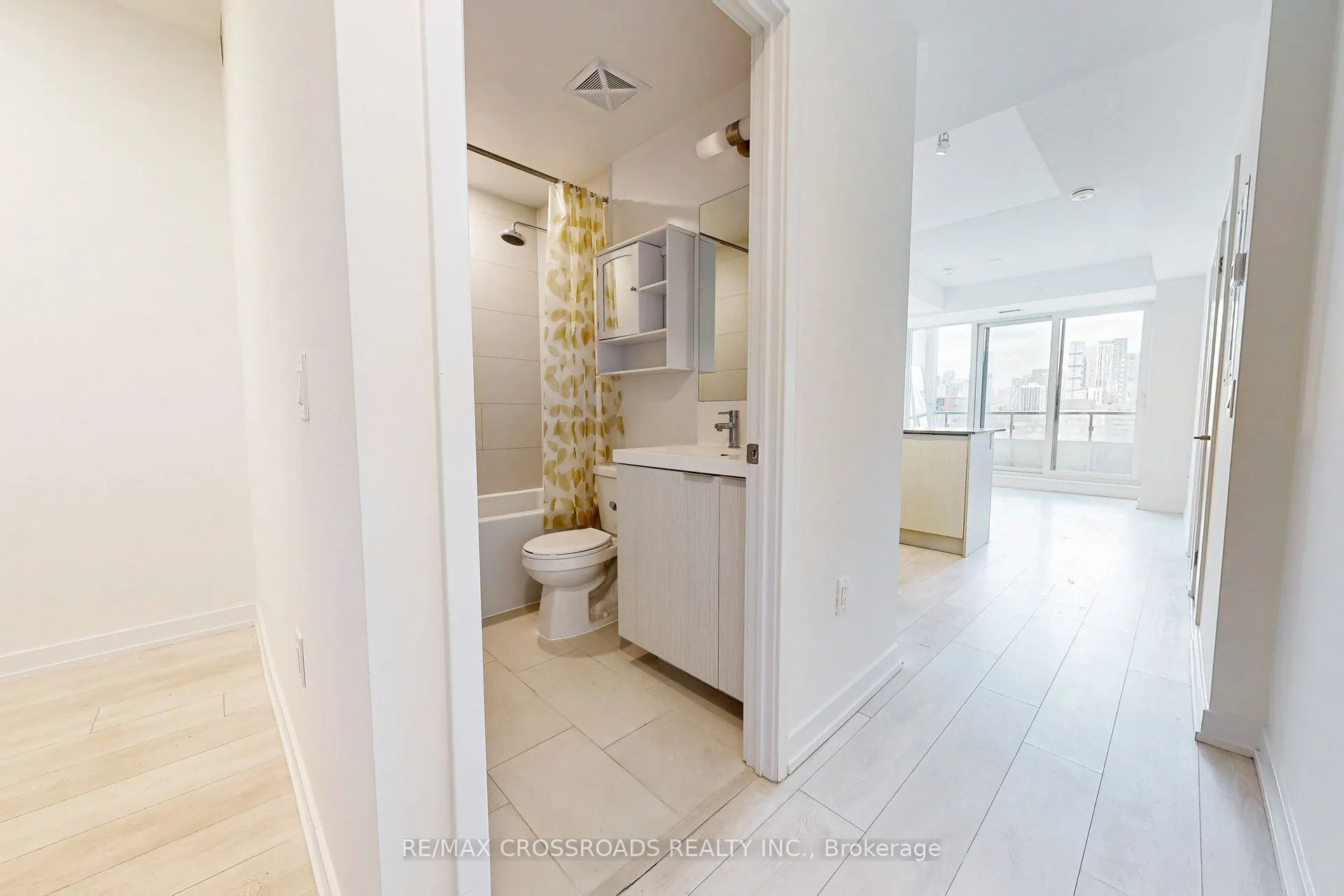 225 Sumach Street, #808