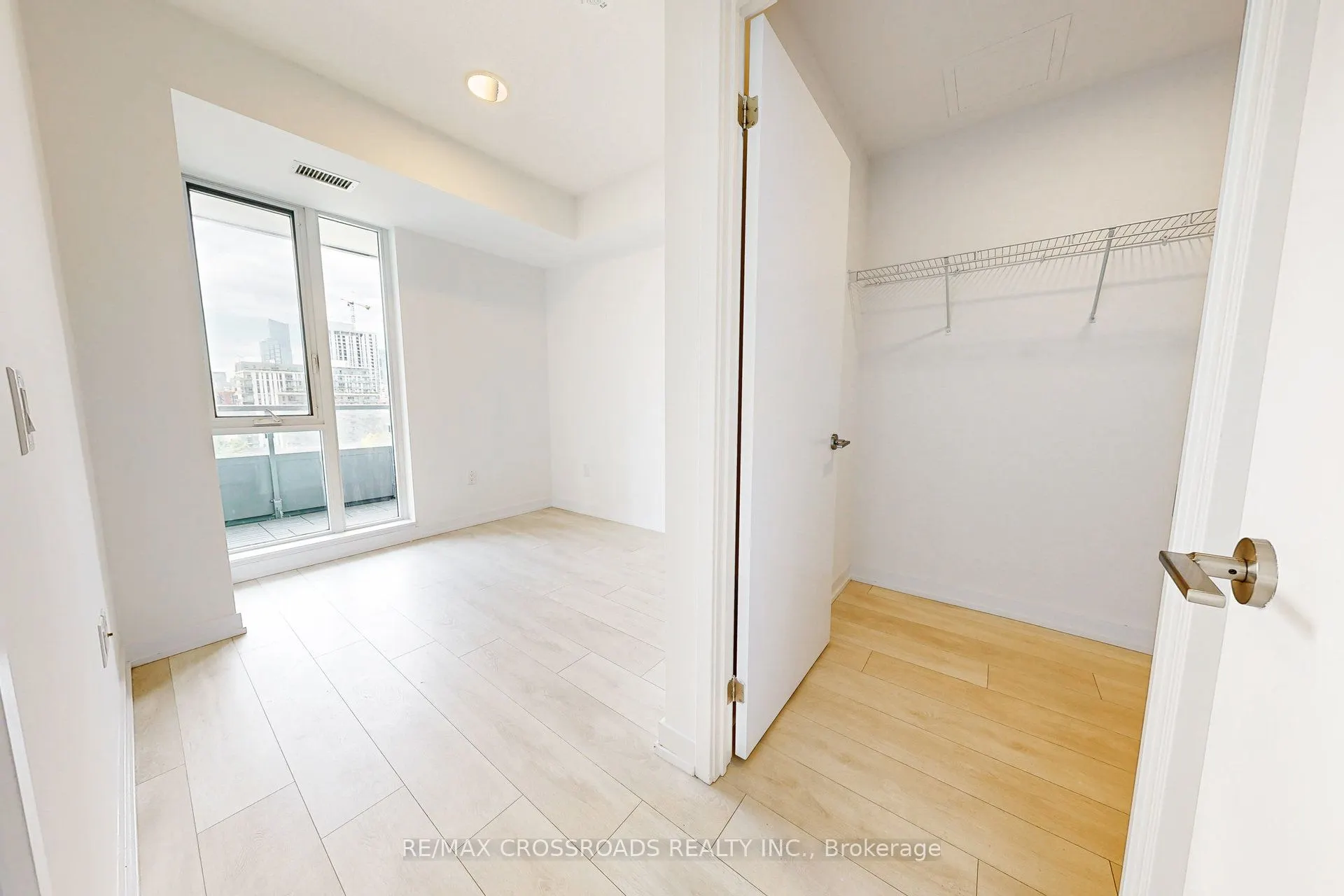 225 Sumach Street, #808