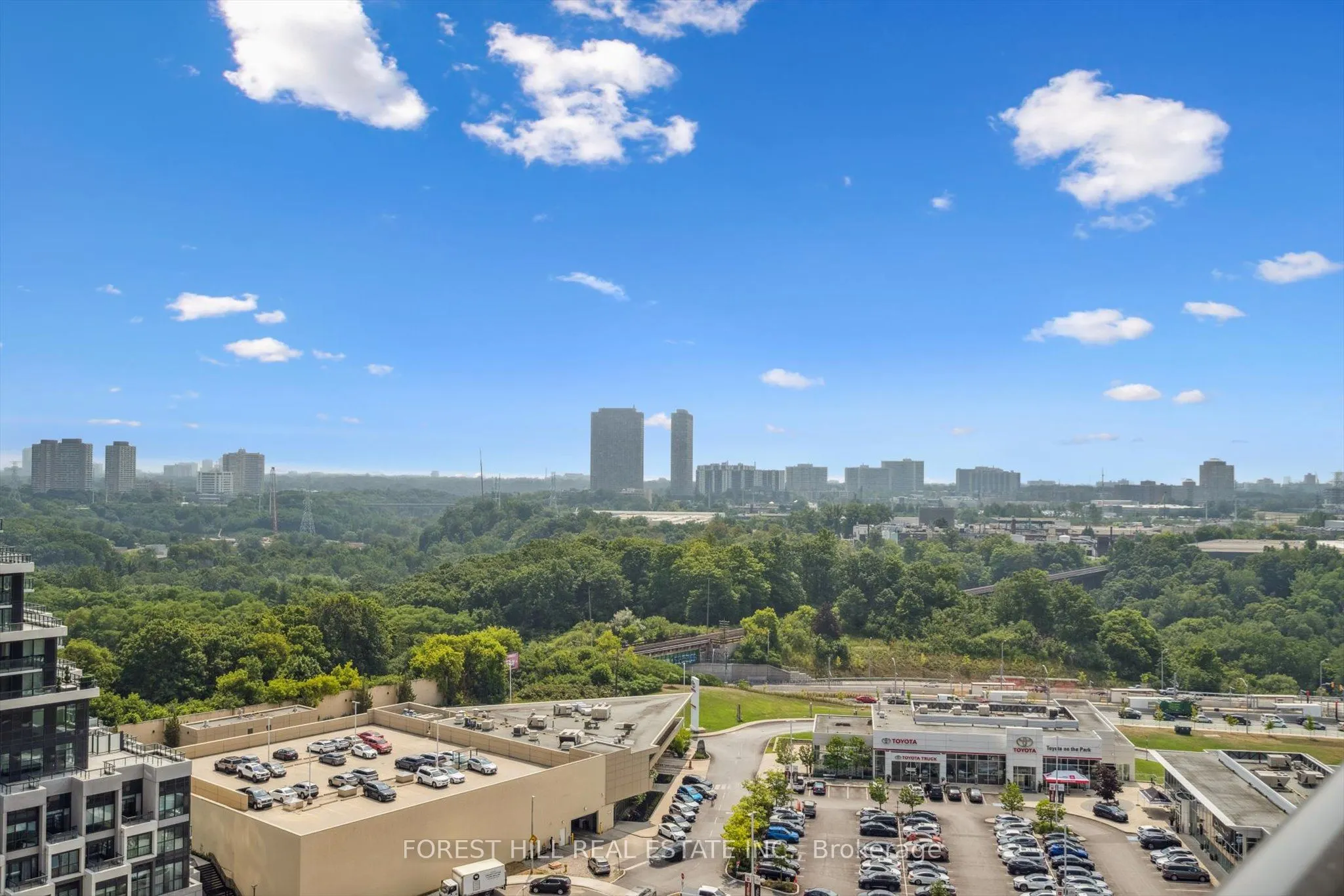 10 Inn On The Park Drive, #1305