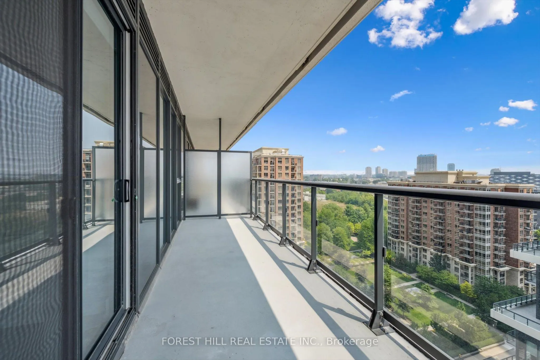 10 Inn On The Park Drive, #1305