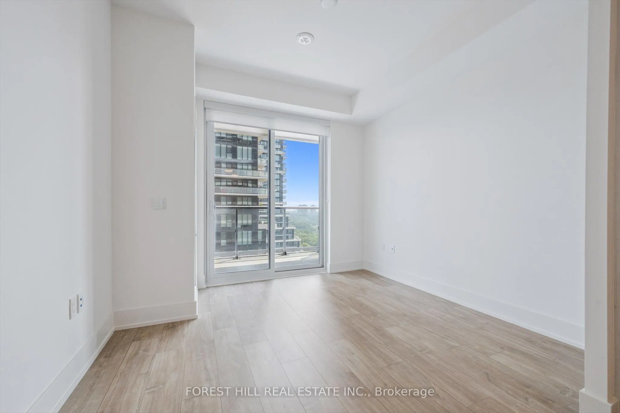 10 Inn On The Park Drive, #1305