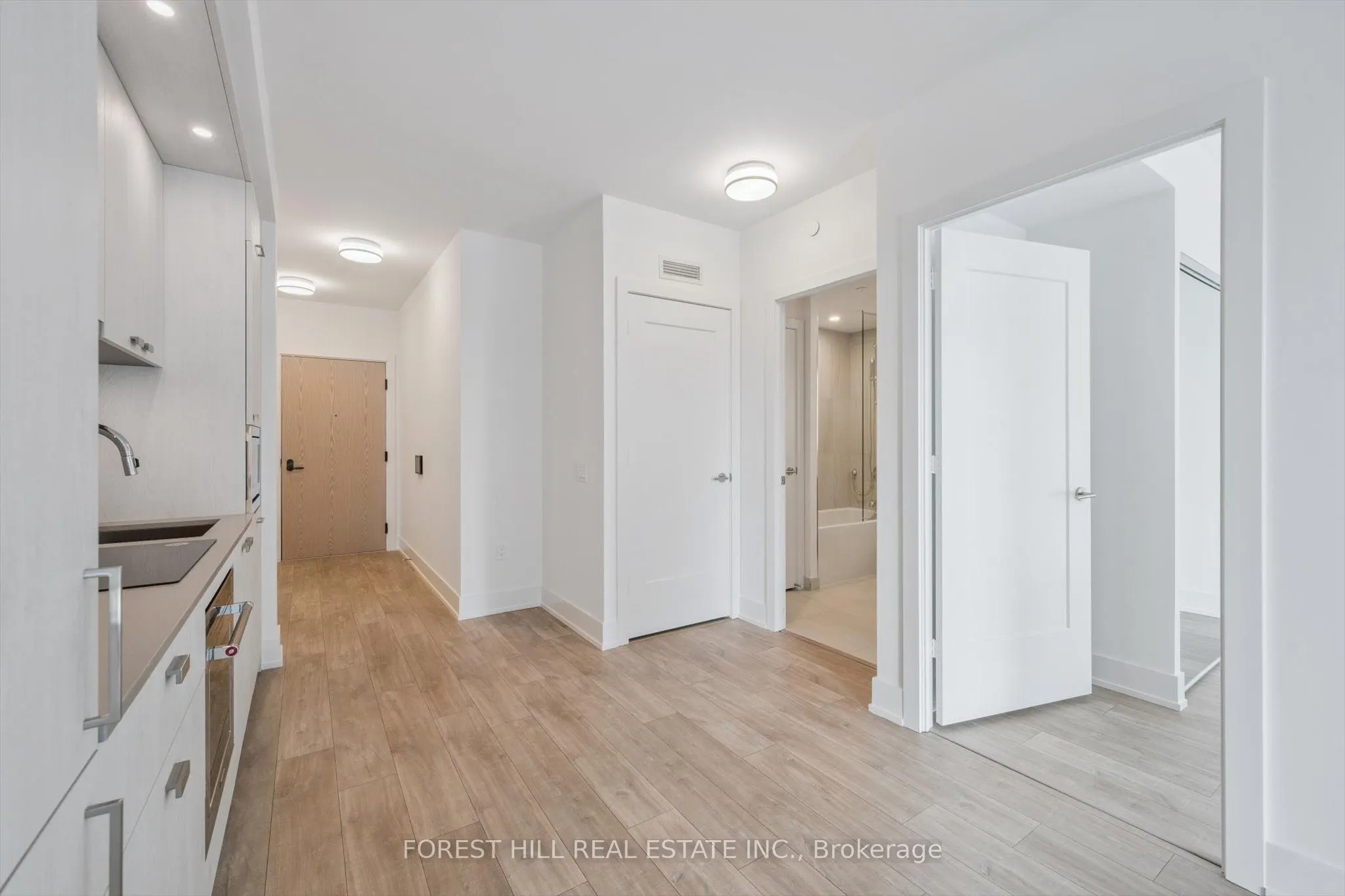 10 Inn On The Park Drive, #1305