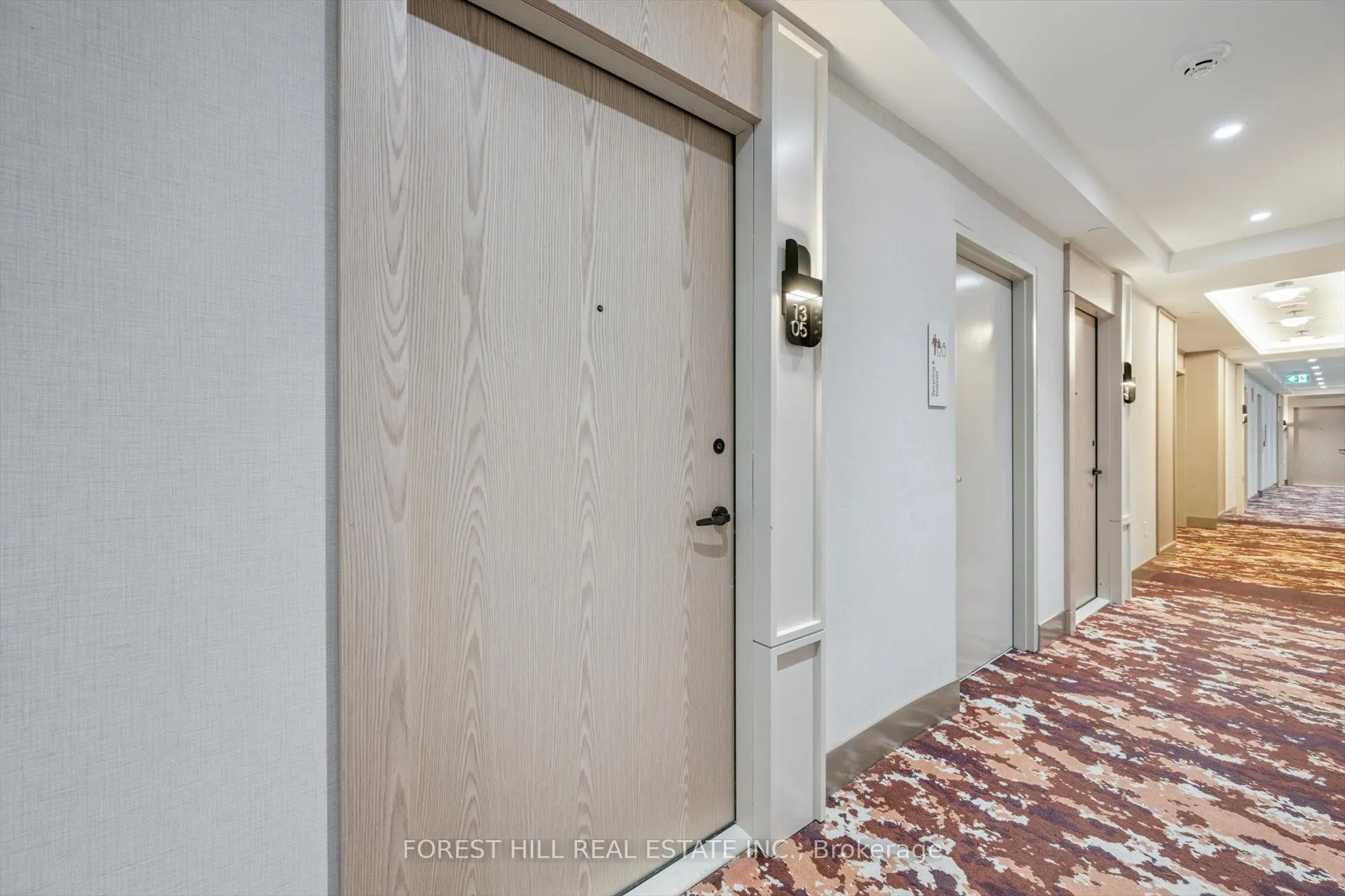 10 Inn On The Park Drive, #1305