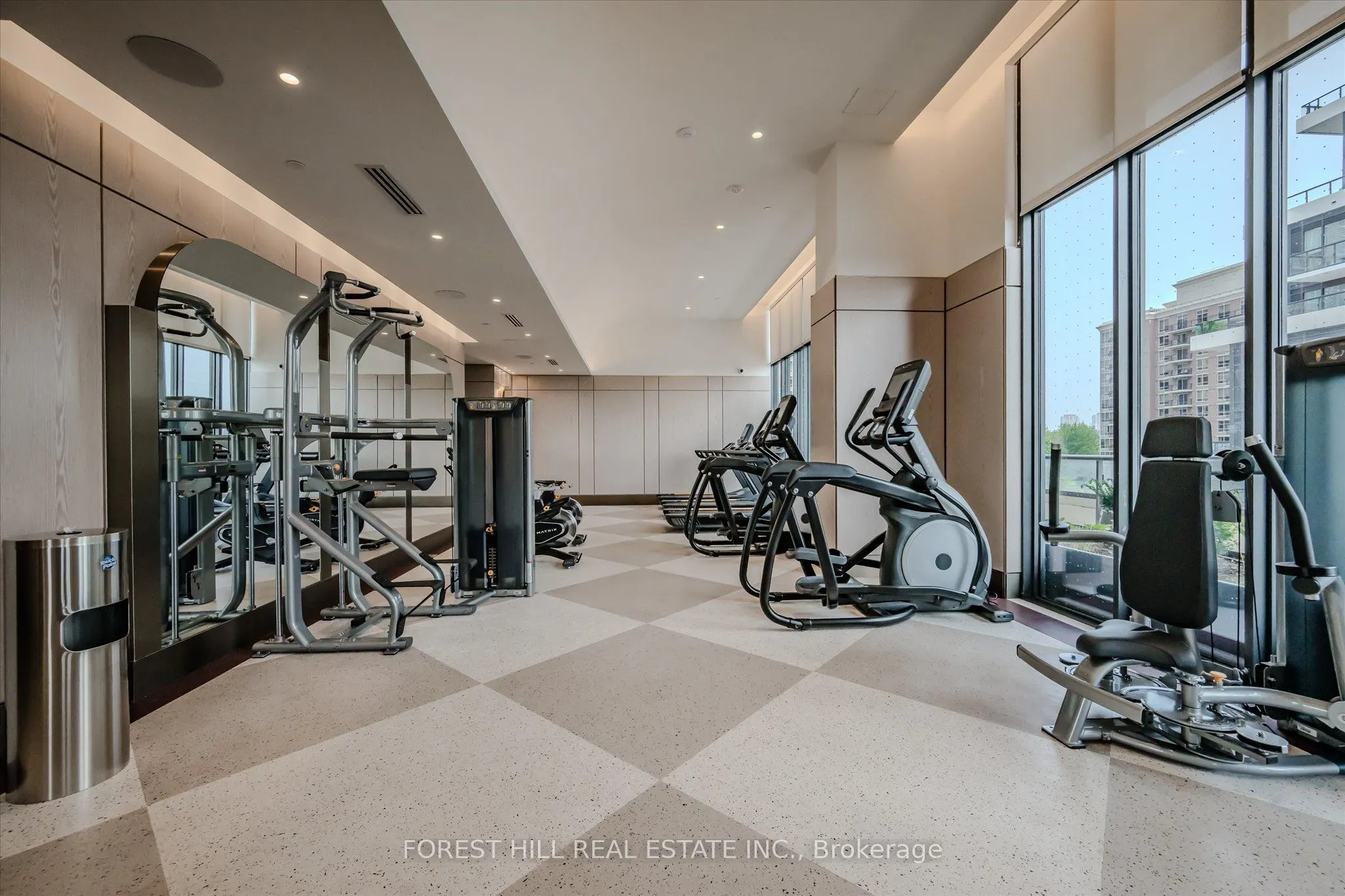 10 Inn On The Park Drive, #1305