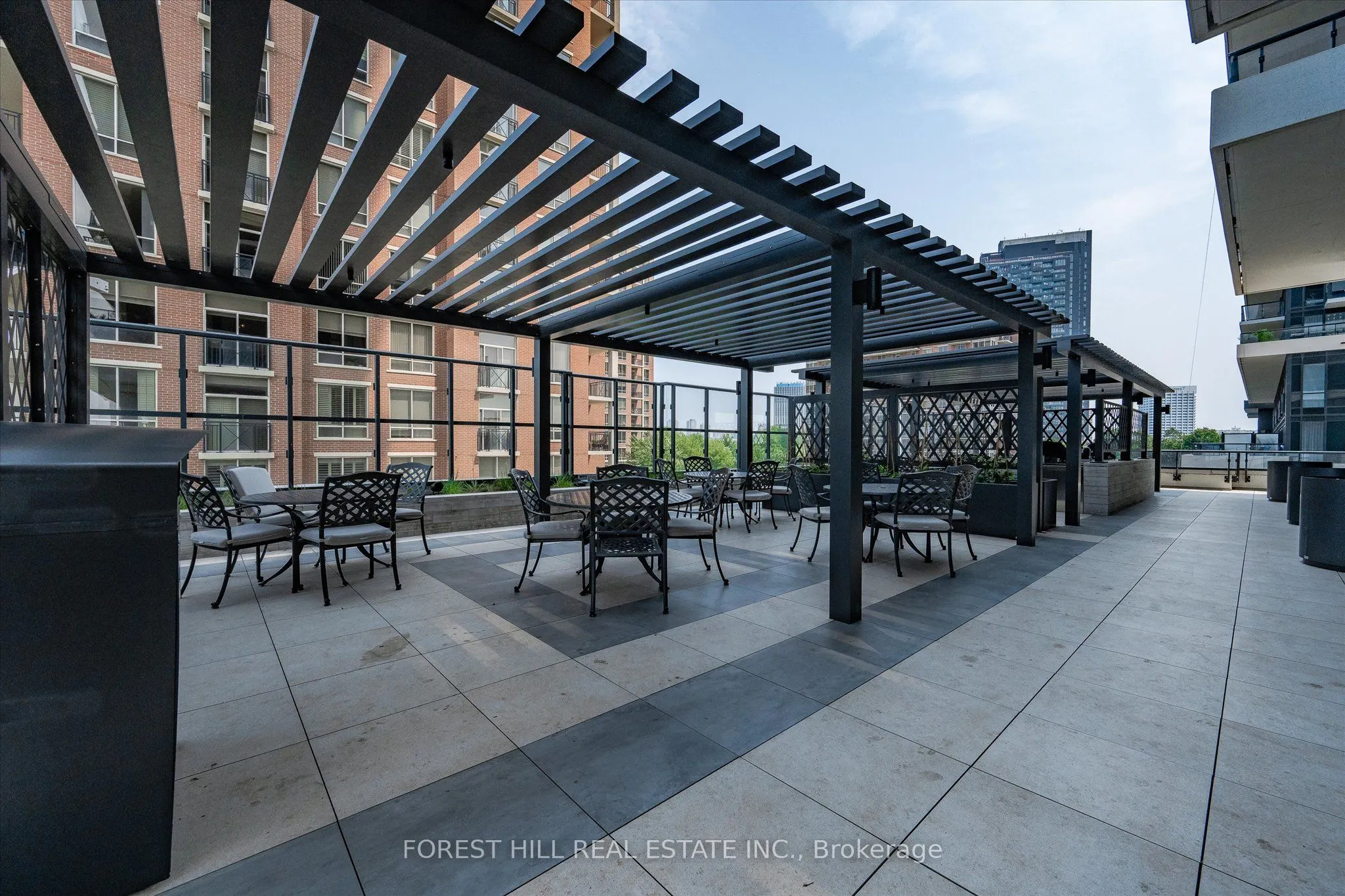 10 Inn On The Park Drive, #1305