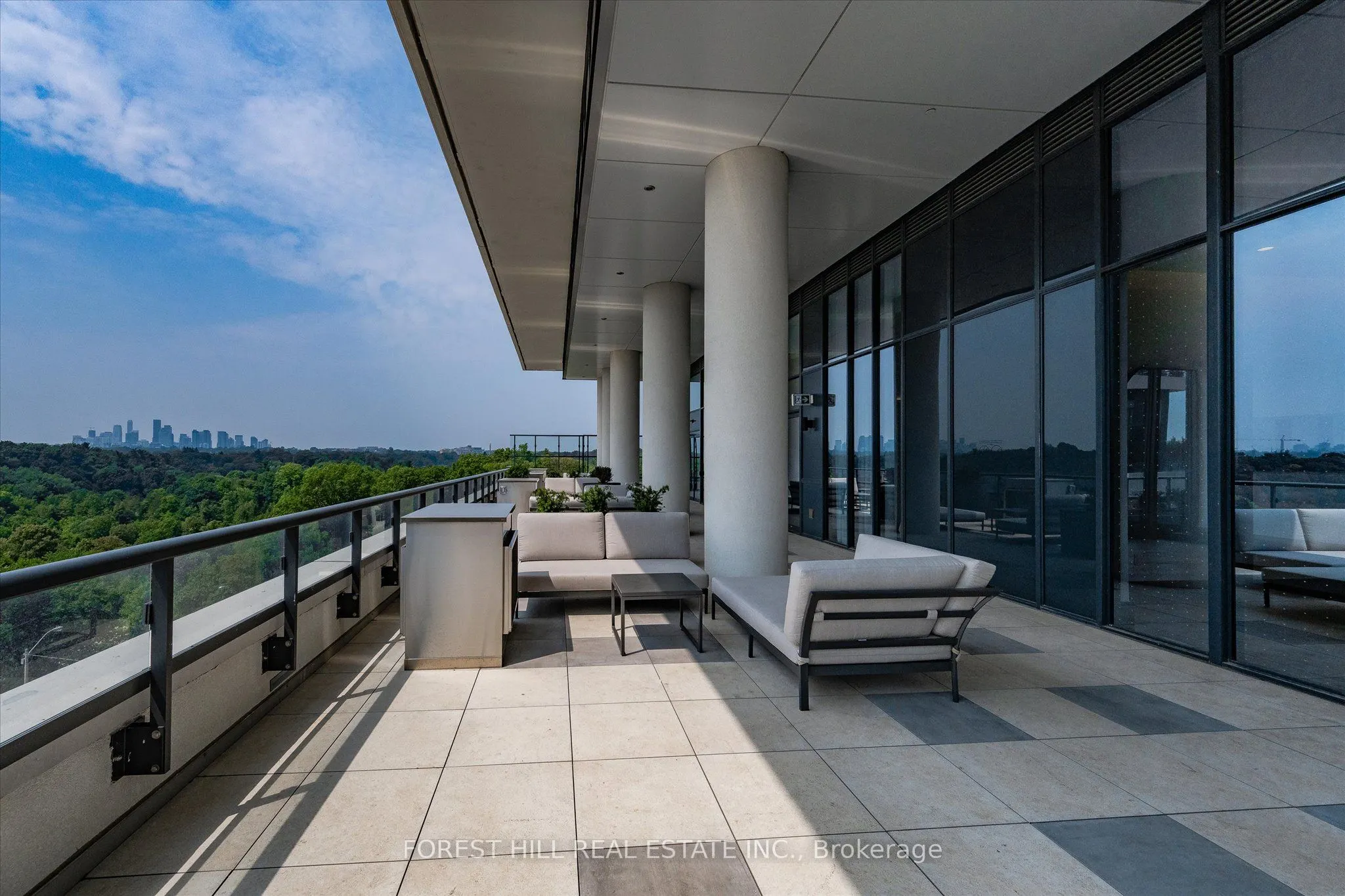 10 Inn On The Park Drive, #1305