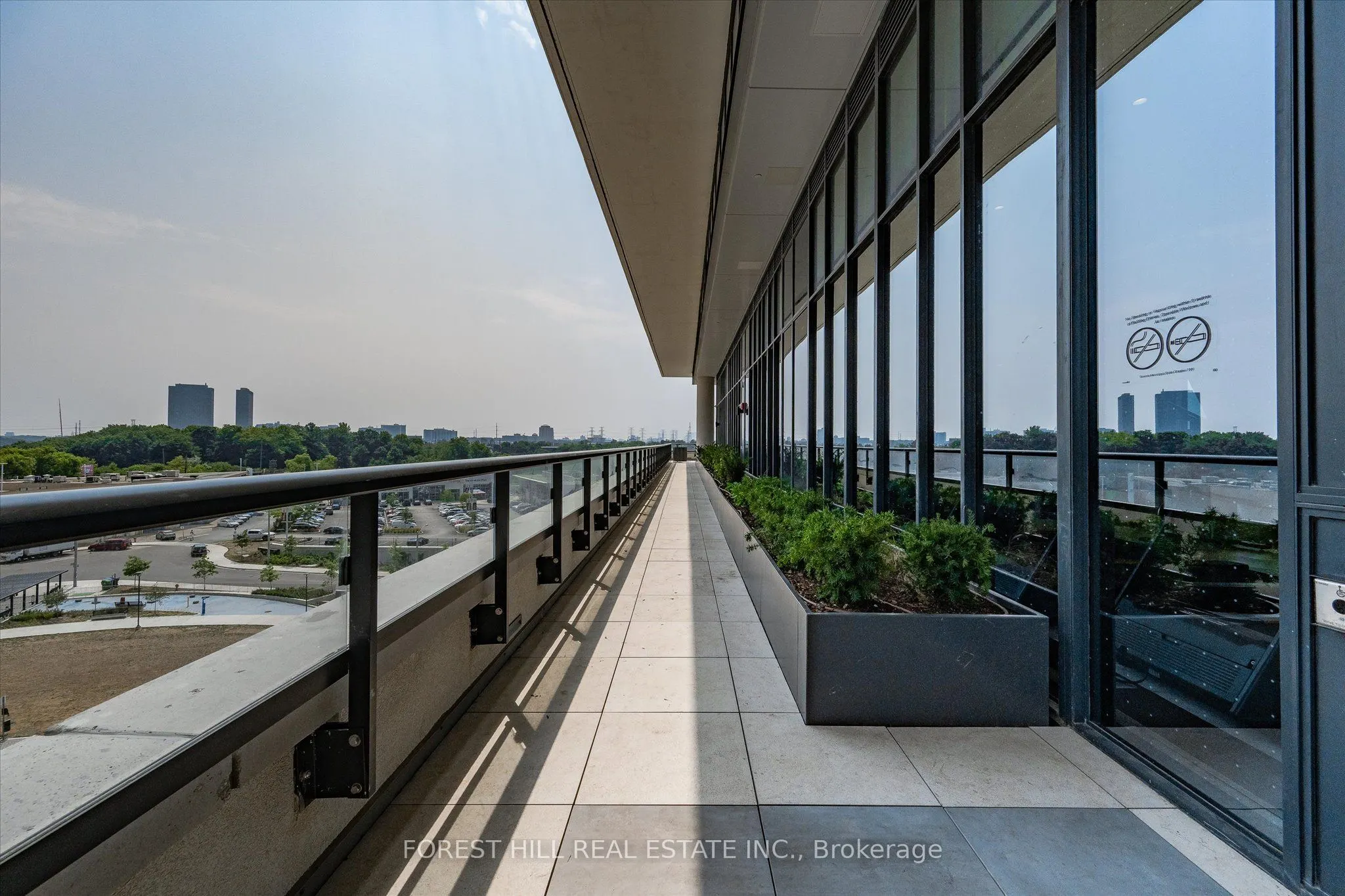 10 Inn On The Park Drive, #1305