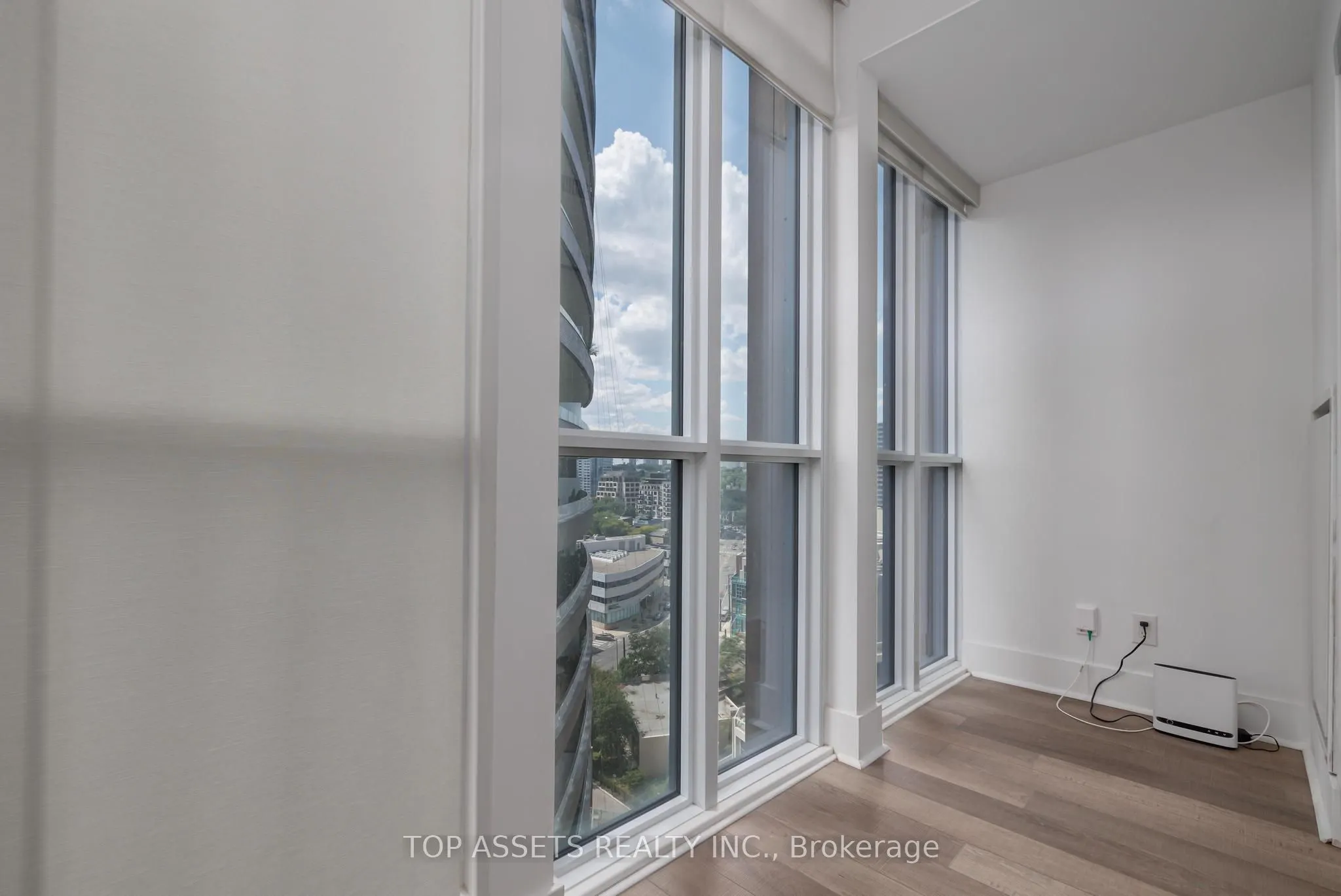32 Davenport Road, #1301