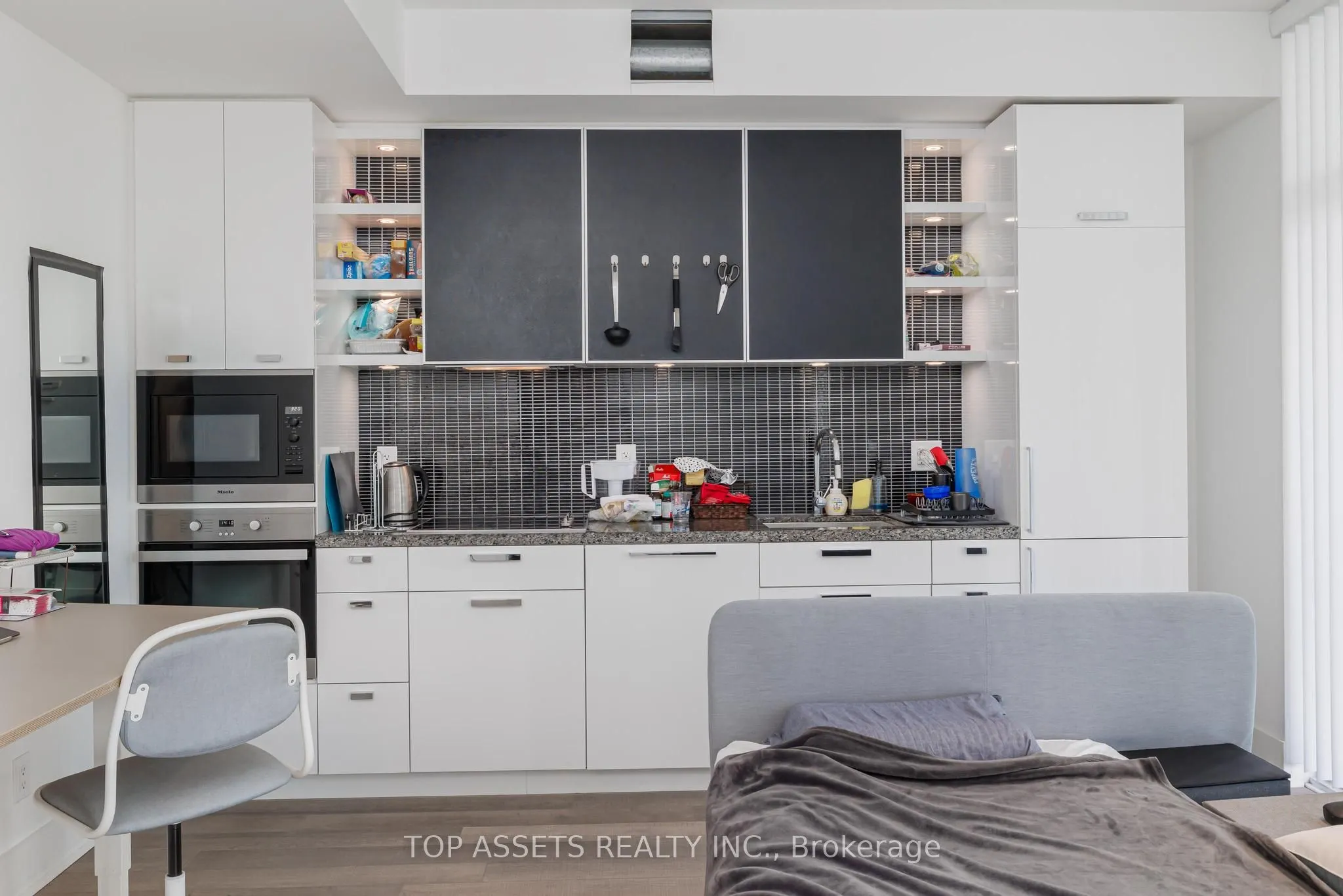 32 Davenport Road, #1301