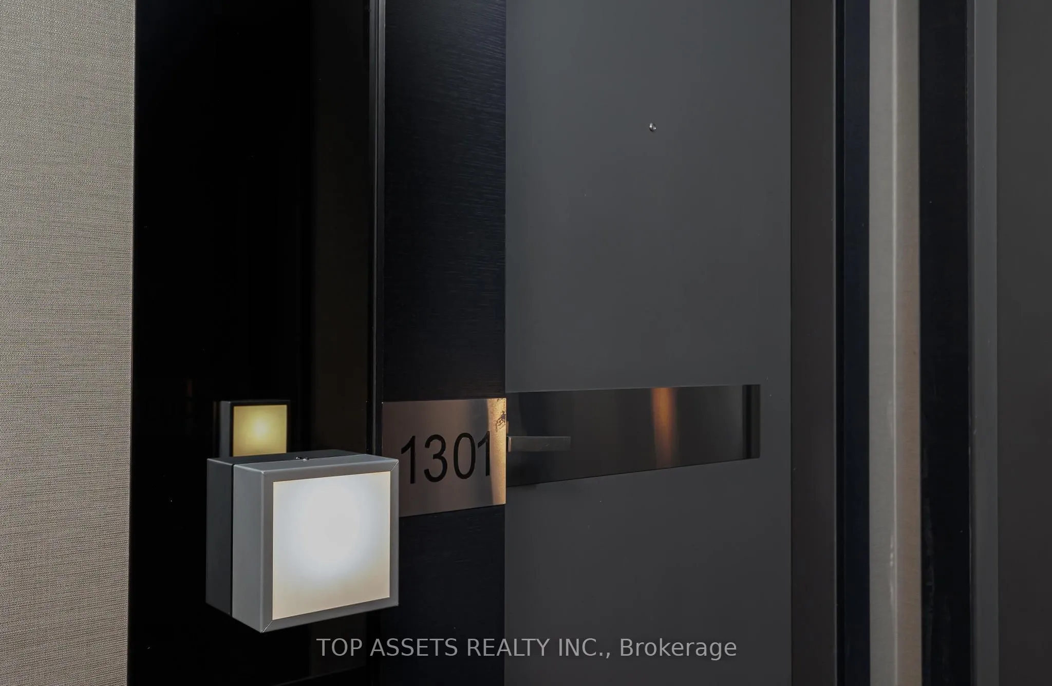 32 Davenport Road, #1301