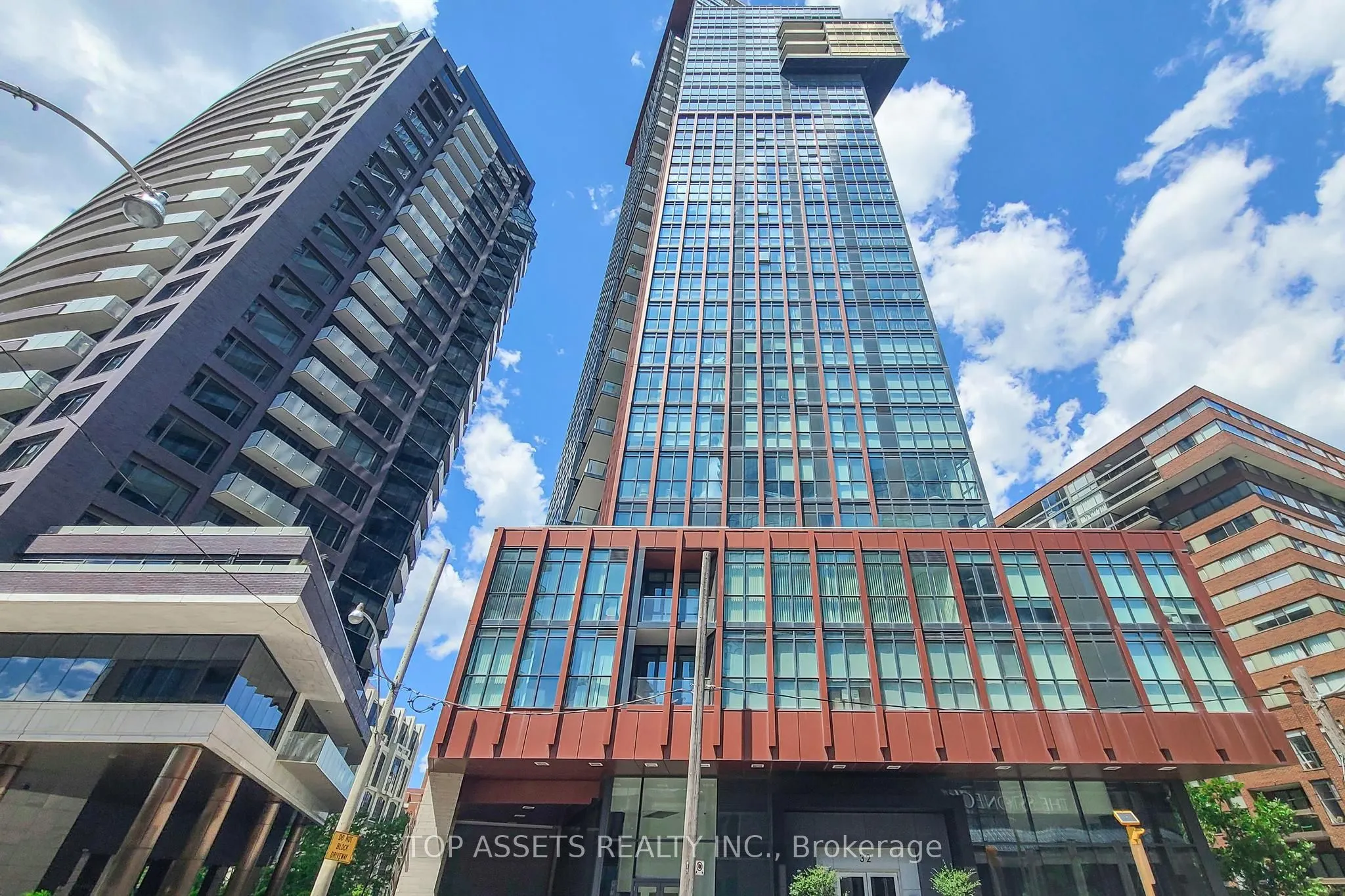 32 Davenport Road, #1301
