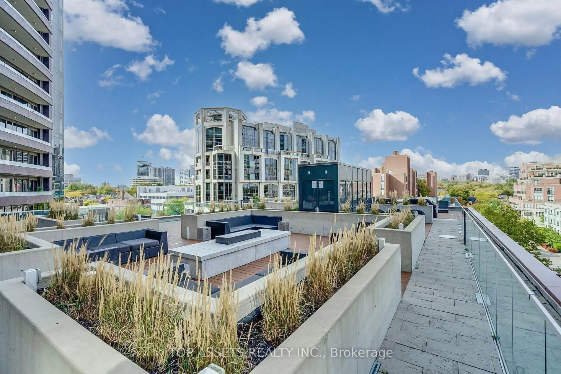 32 Davenport Road, #1301