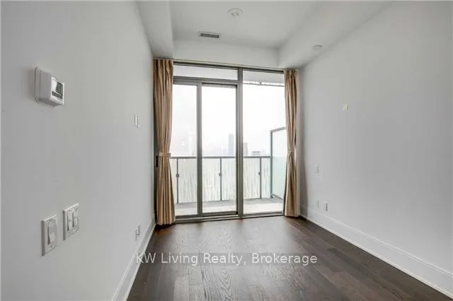 50 Charles Street E, #LP4902