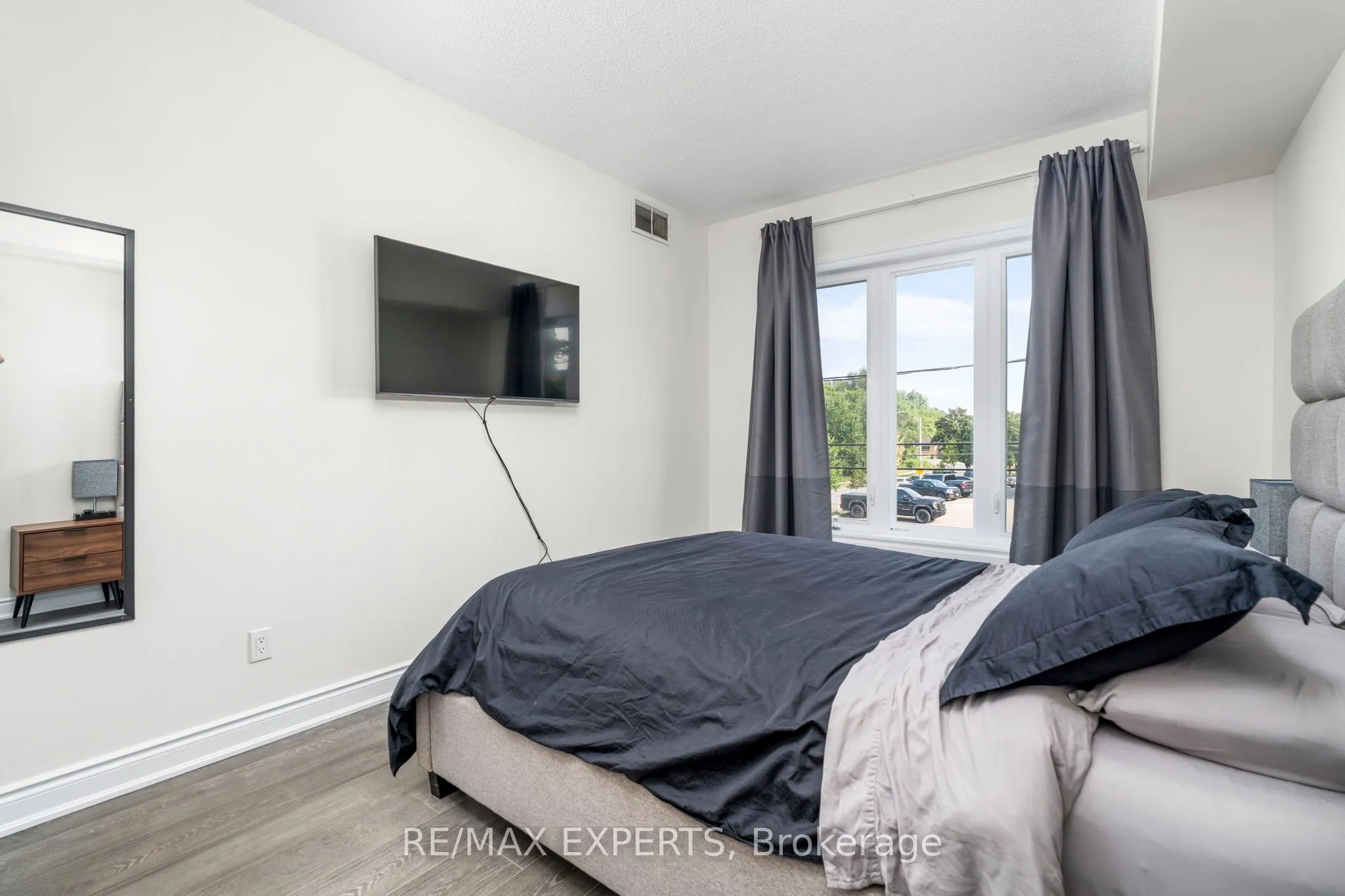 1000 Sheppard Avenue W, #202