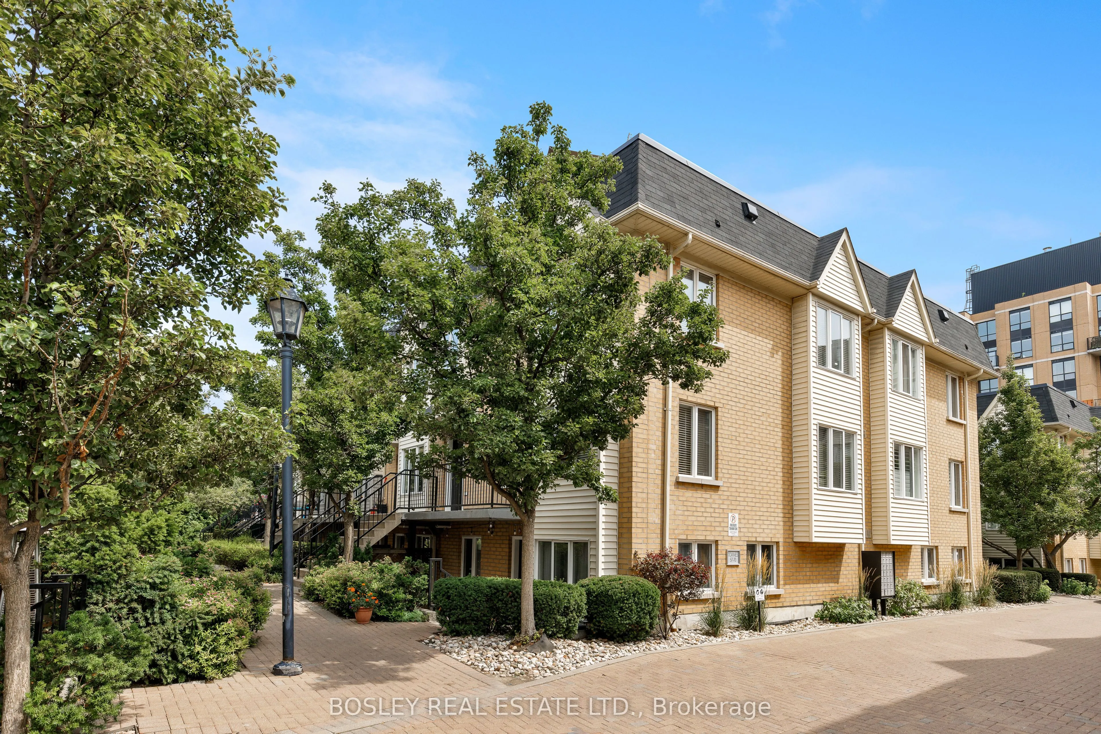 208 Niagara Street, #58